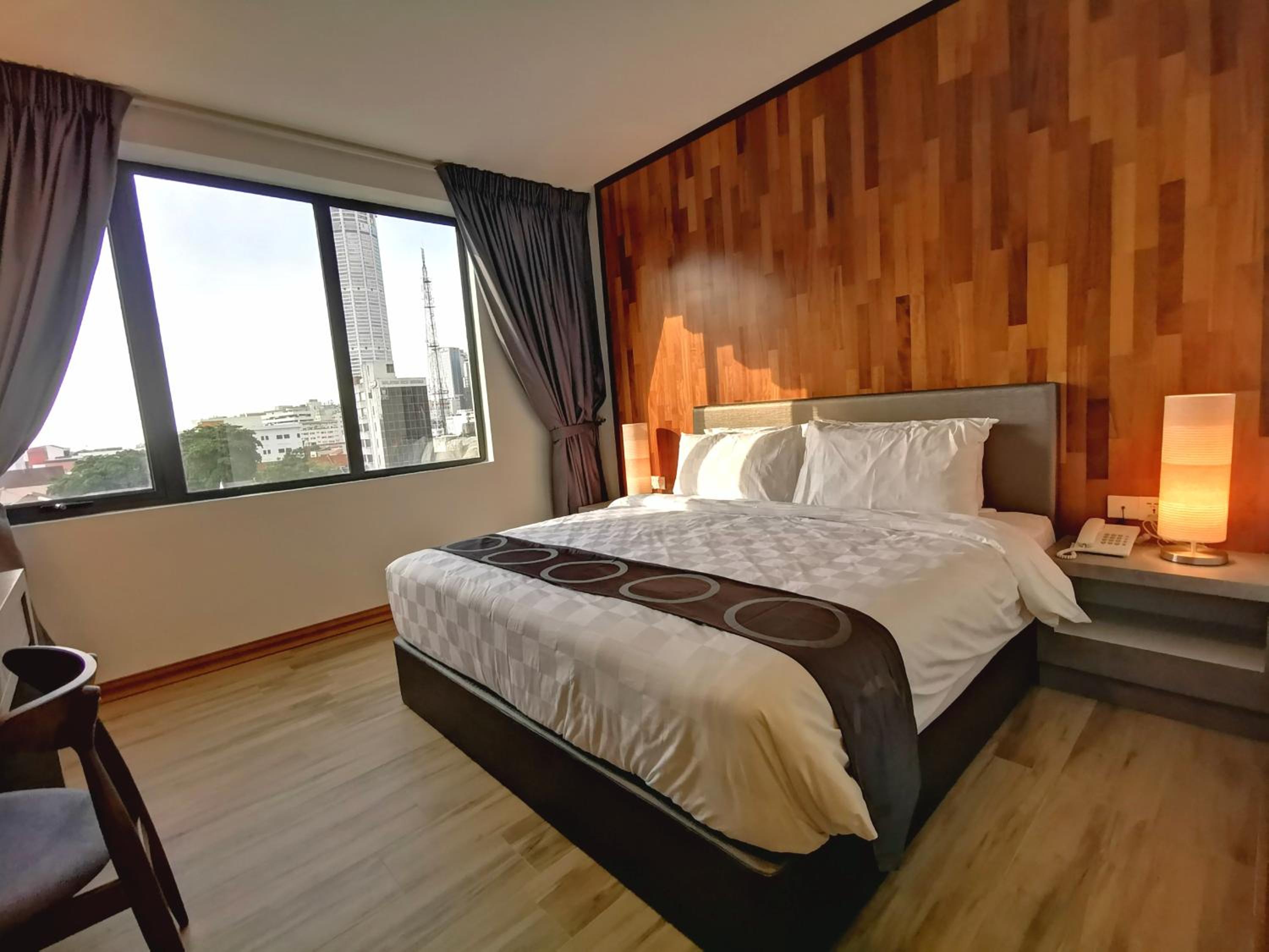 Deluxe King Room