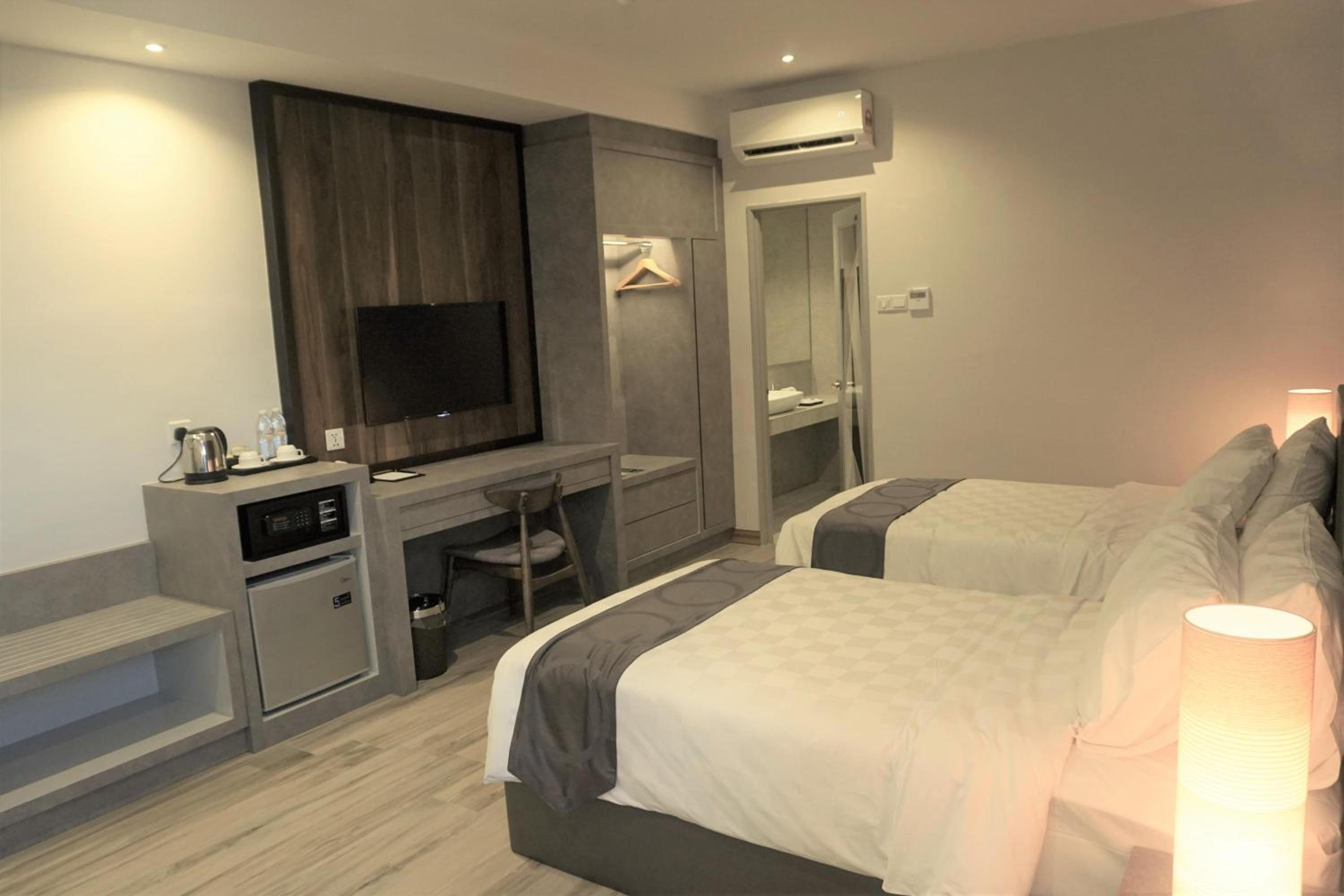 Deluxe Twin Room