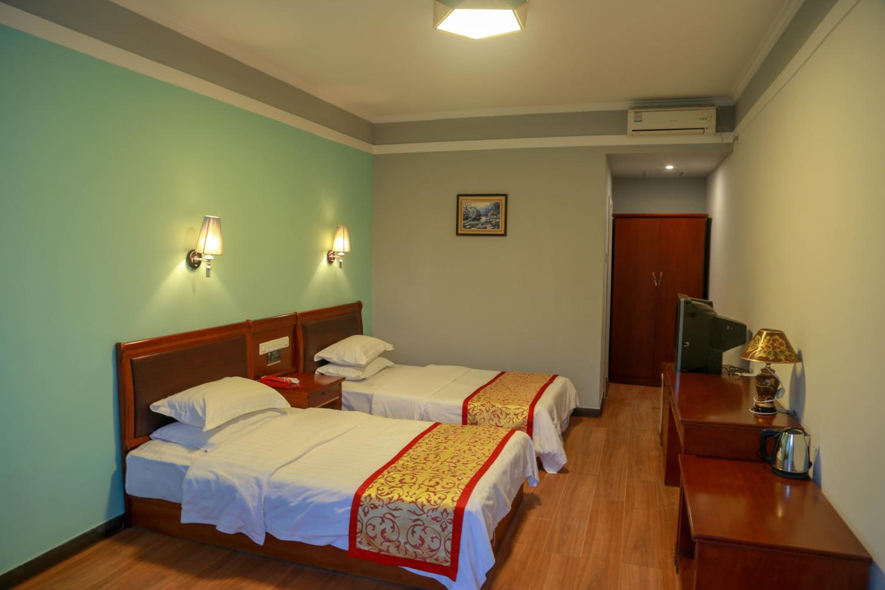 Standard Twin Room photo 1