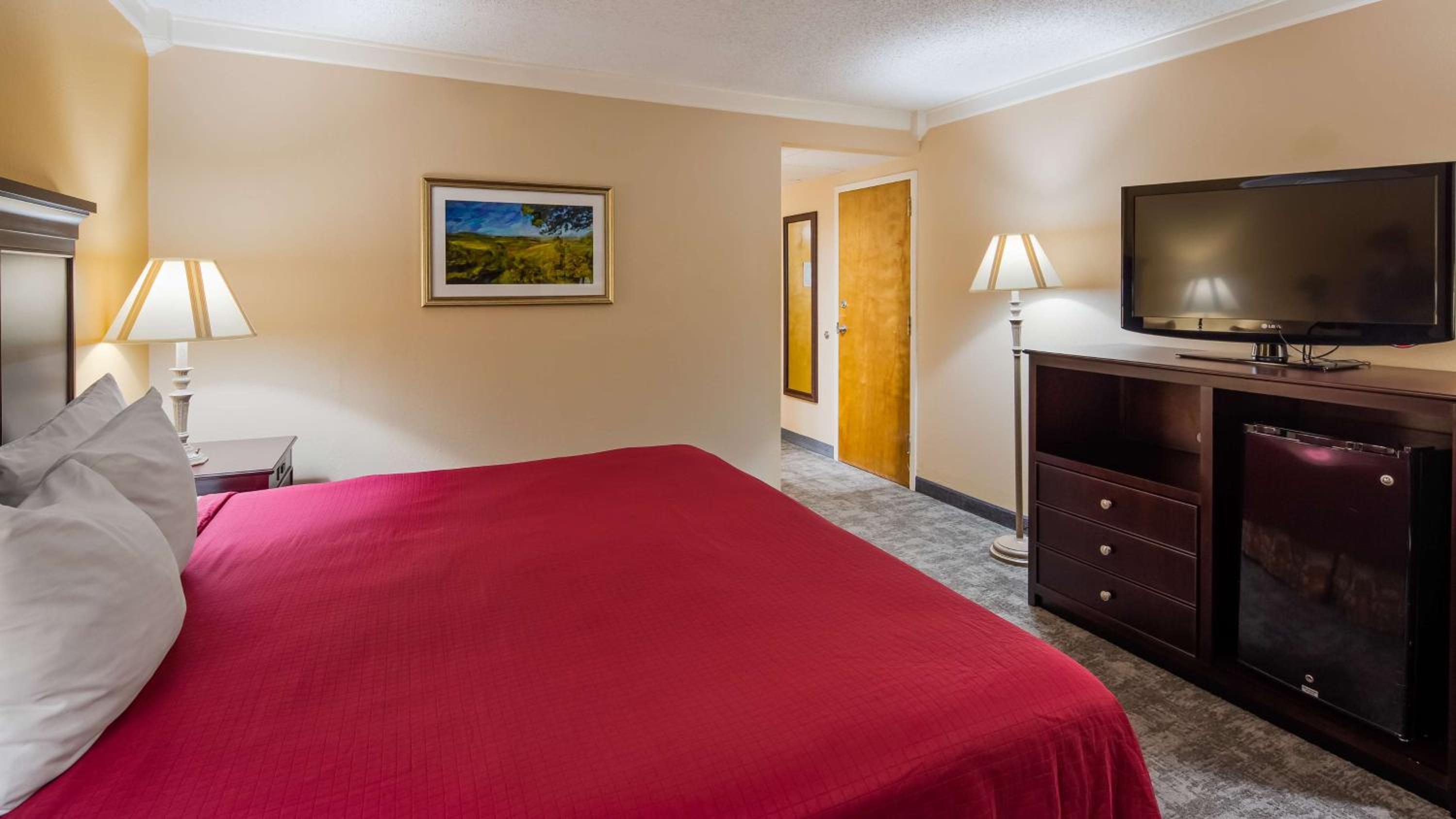 King Room - Non-Smoking photo 2