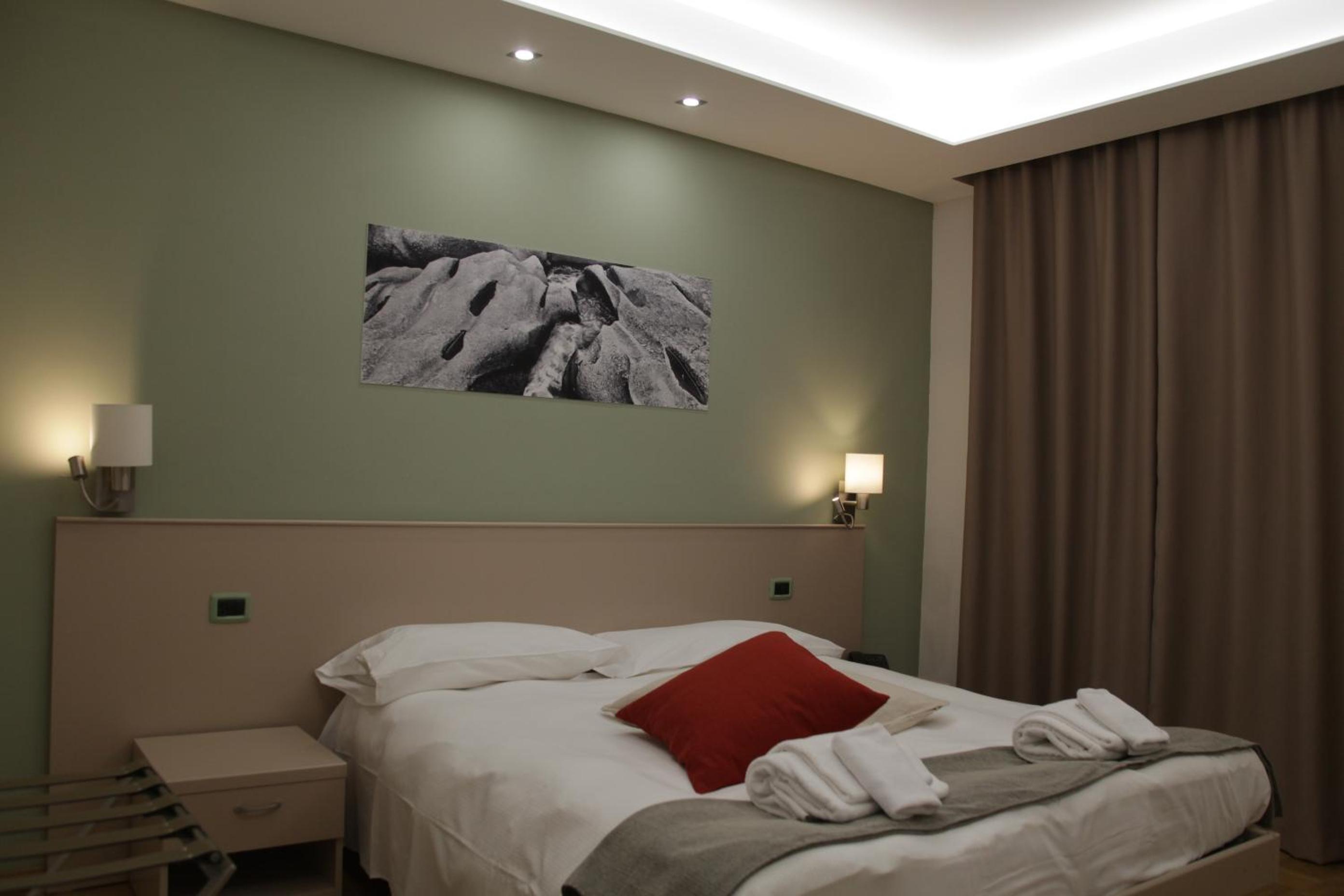 Double or Twin Room photo 1