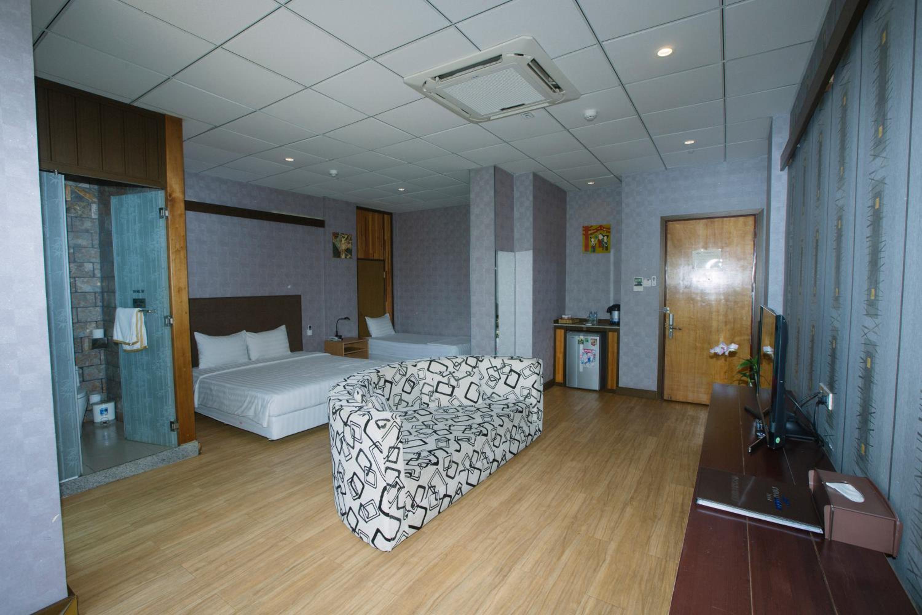 Grand Room Garden View