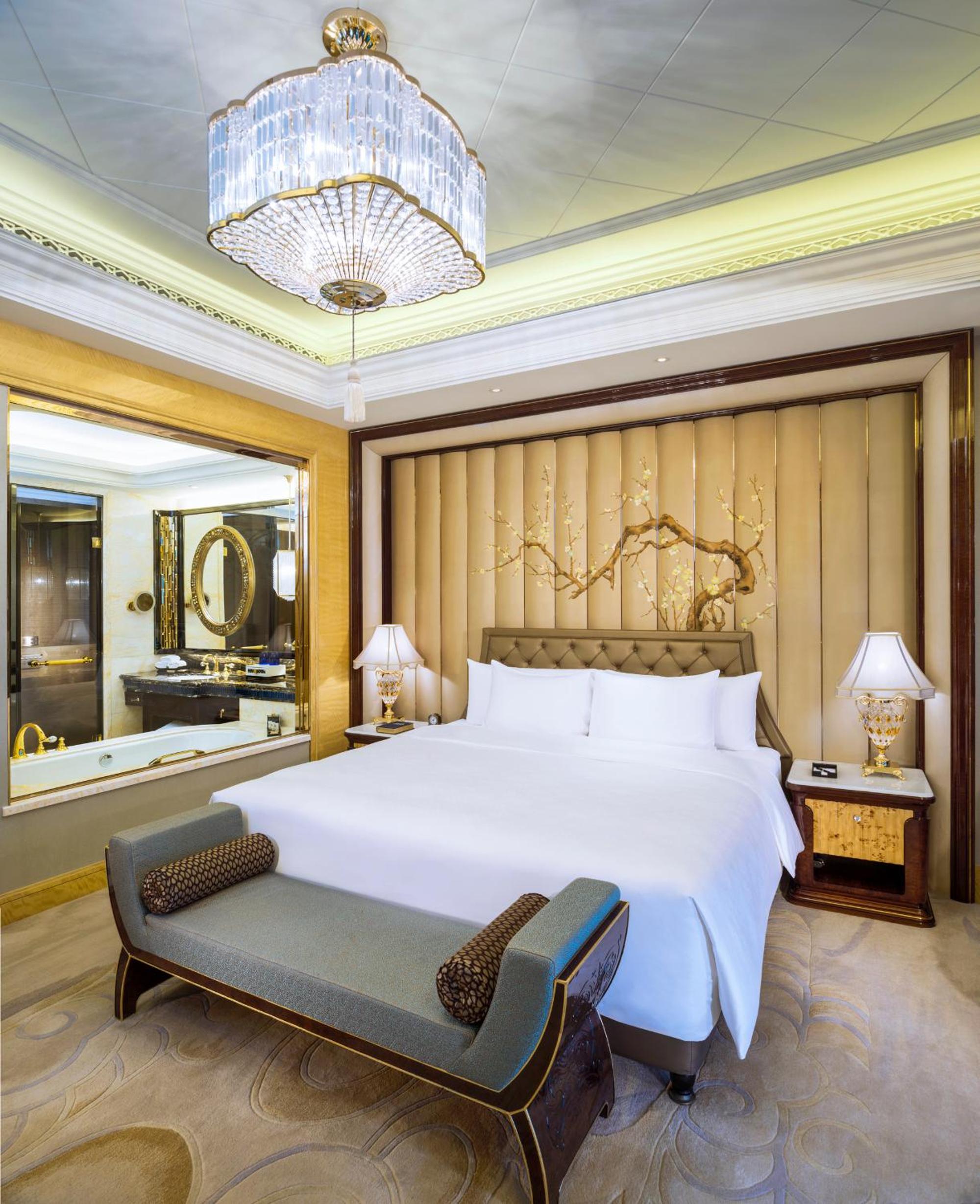 Superior Deluxe King Room photo 1