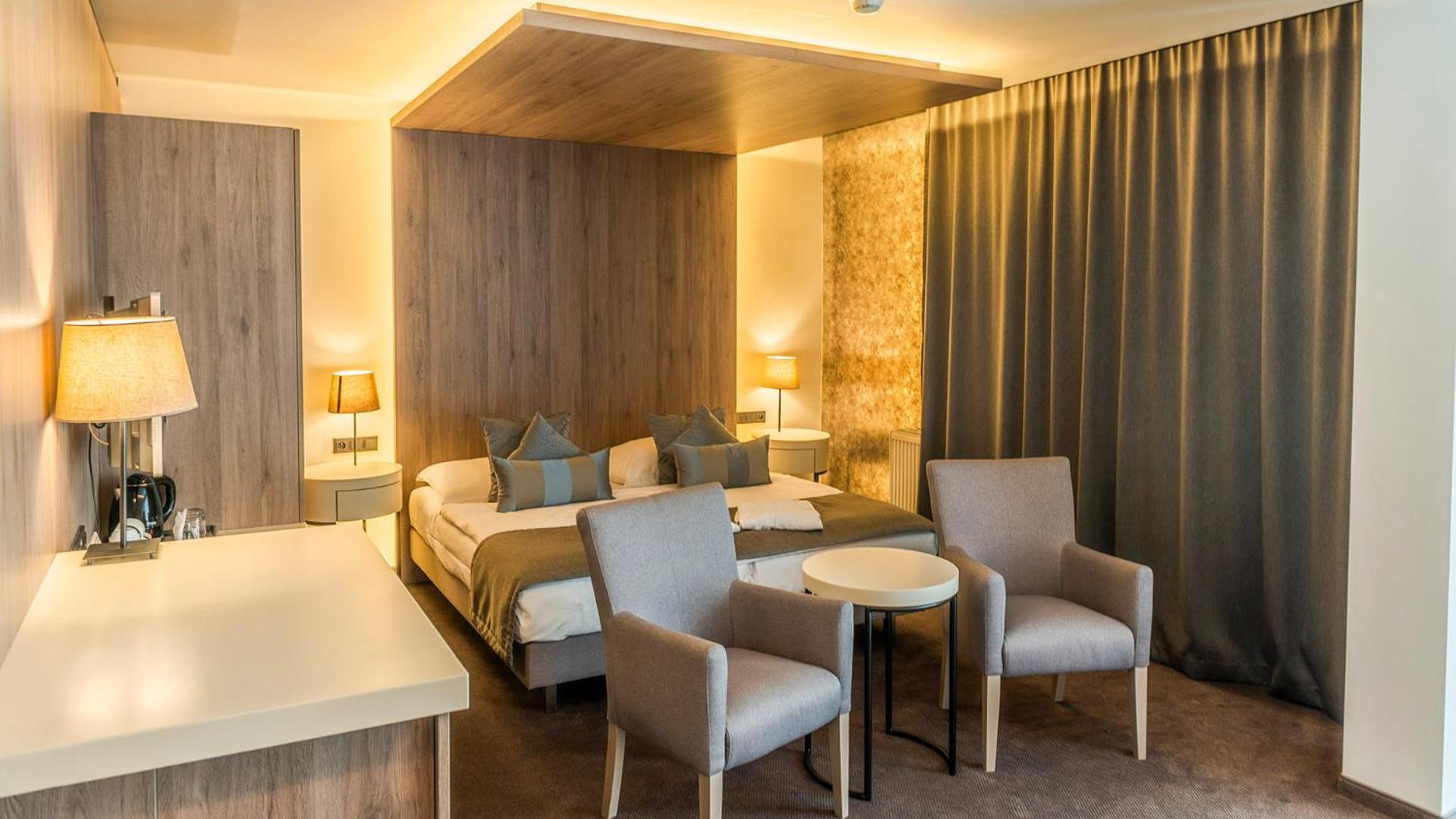 Standard Double Room - Photo 8