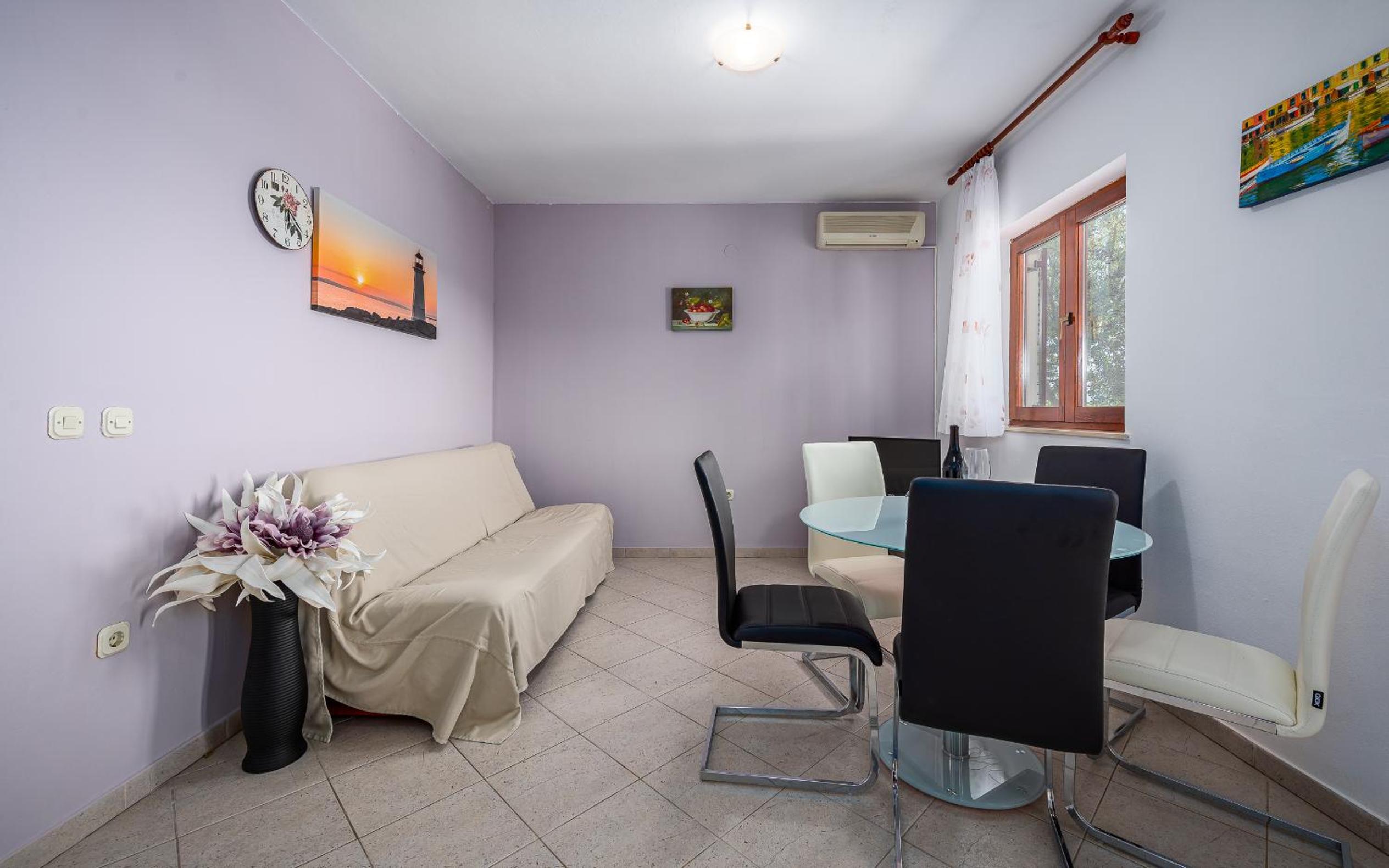 Apartment photo 3