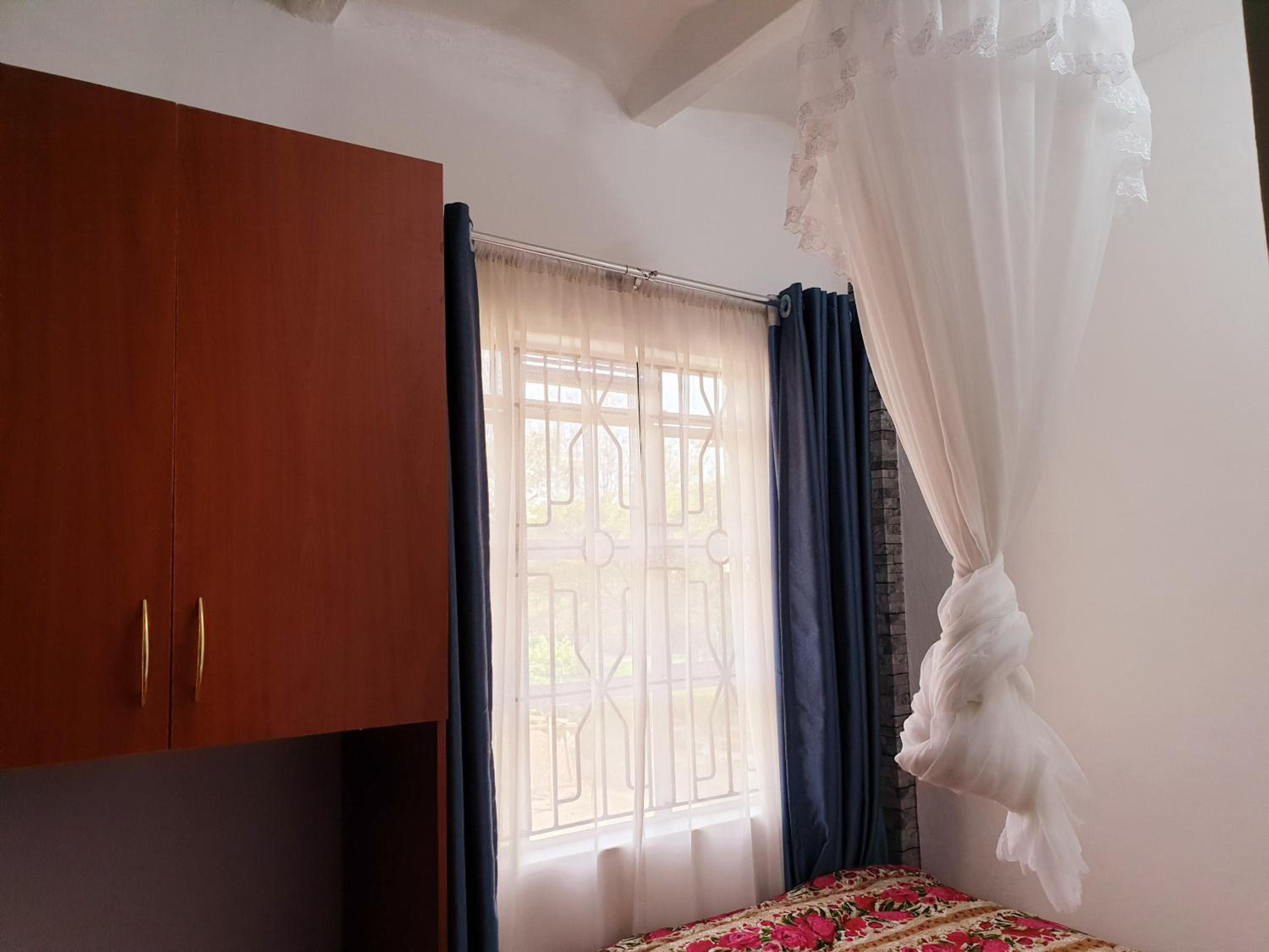 Deluxe Queen Room - Photo 1