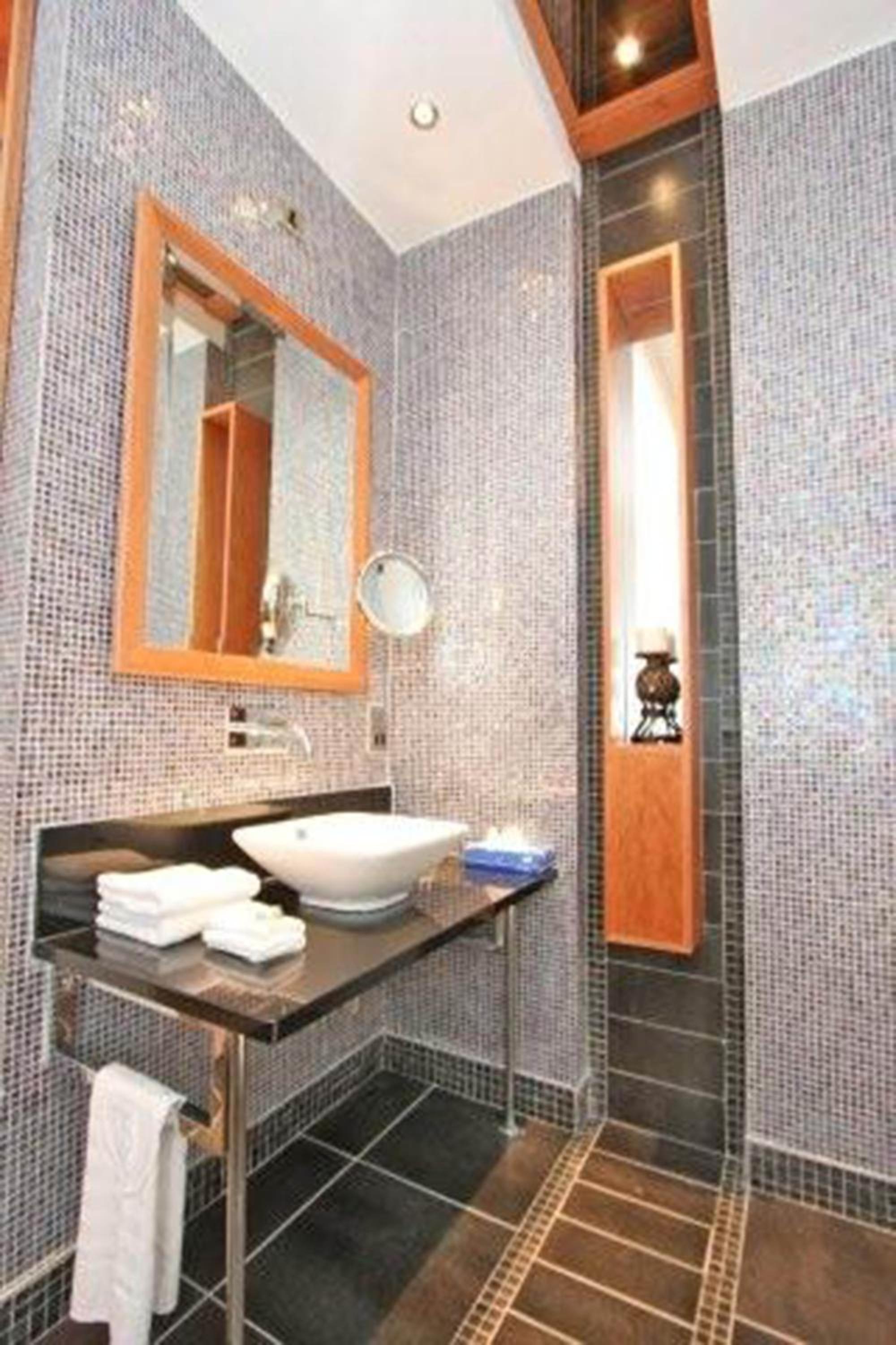 Estate Room - Photo 5