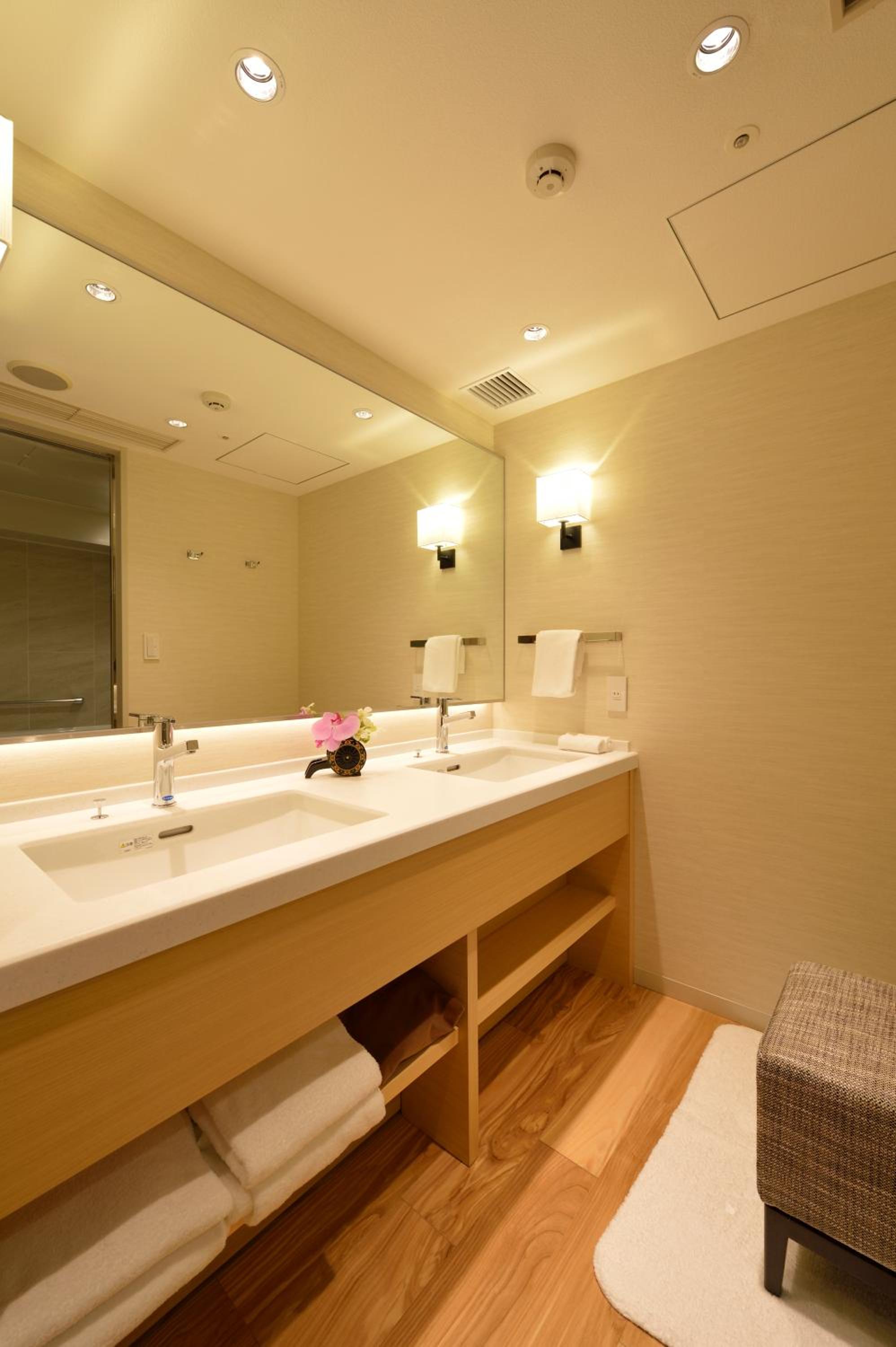 Luxury Hollywood Twin Room with Fitness Center Access - Non-Smoking (44.4㎡) - Photo 8