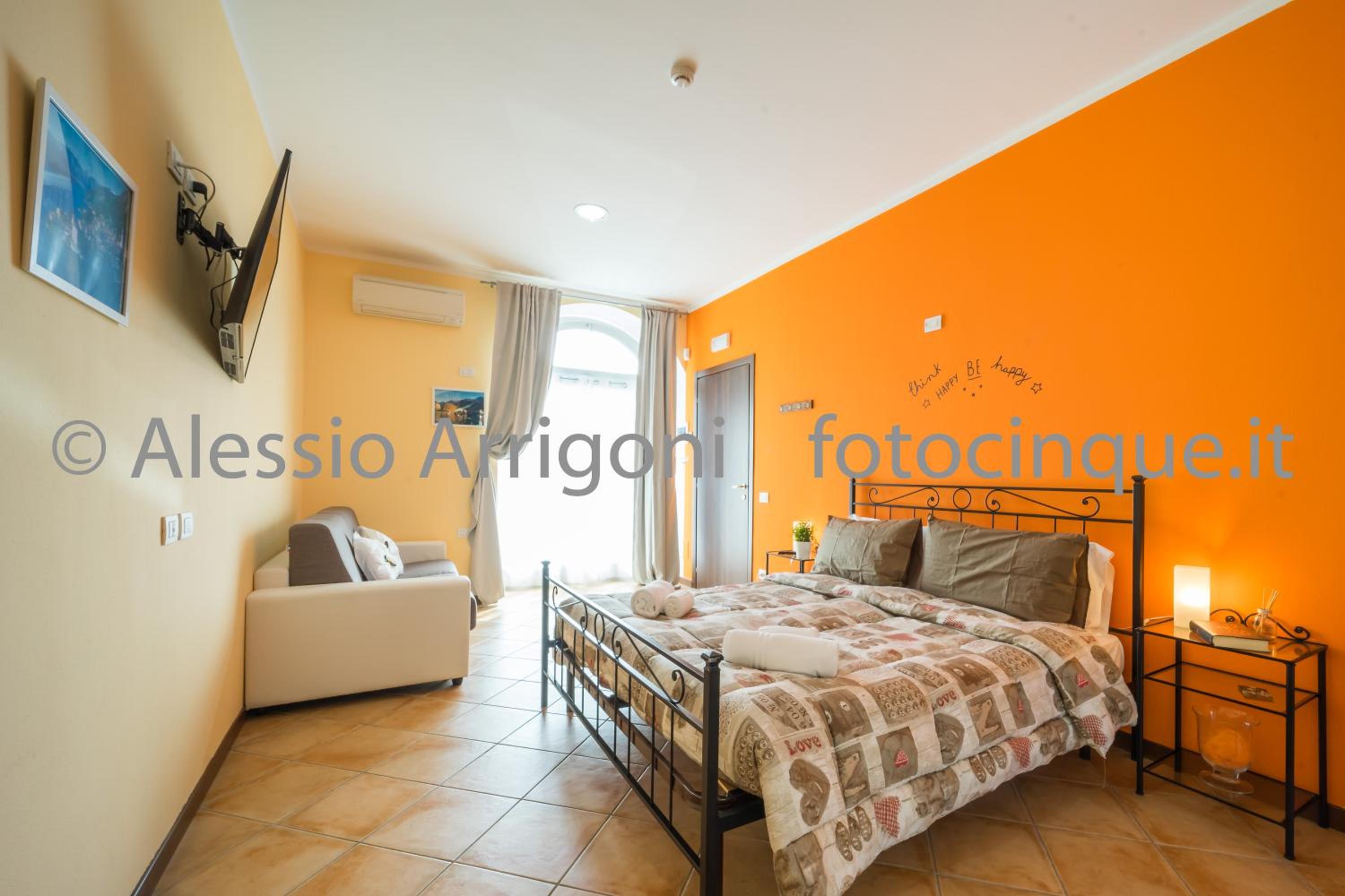 King Room with Lake View - Photo 2