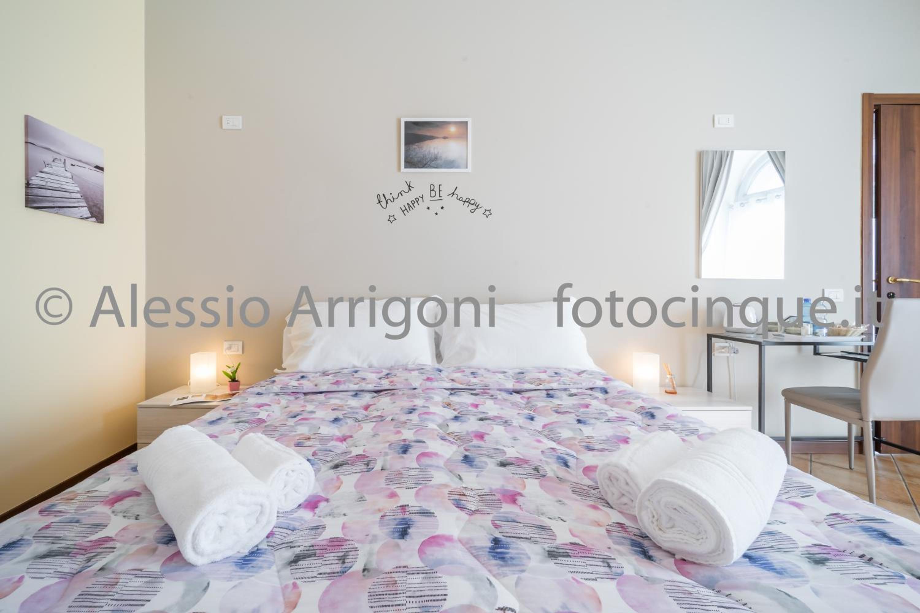 Double Room with Lake View - Photo 1