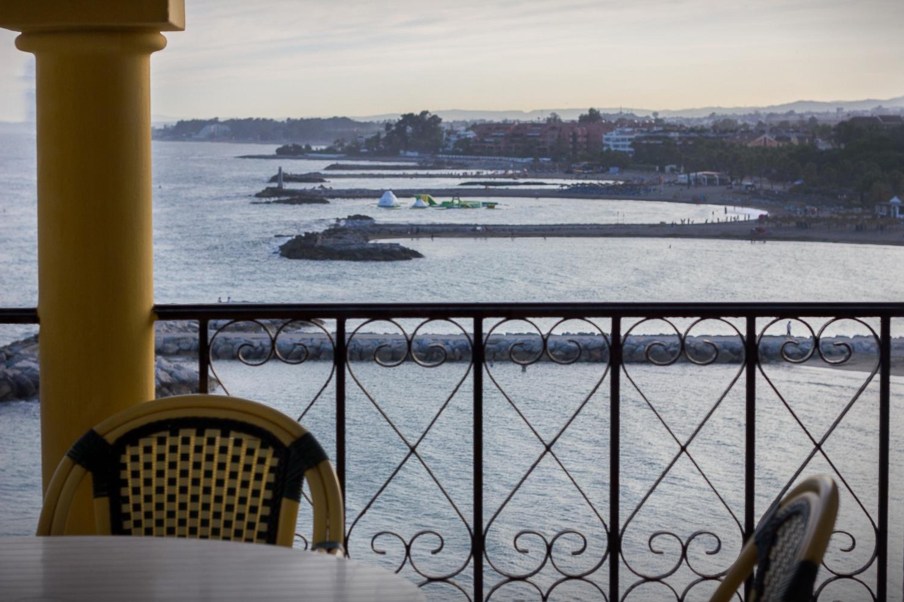 Two-Bedroom Apartment with Sea View (4 Adults) - Photo 10