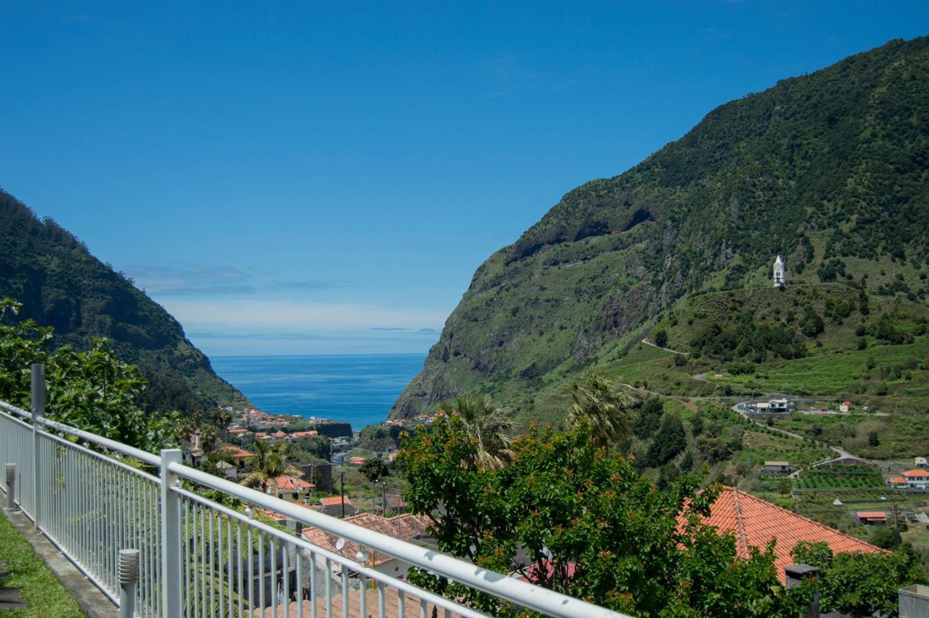Holiday Home with Mountain View photo 3