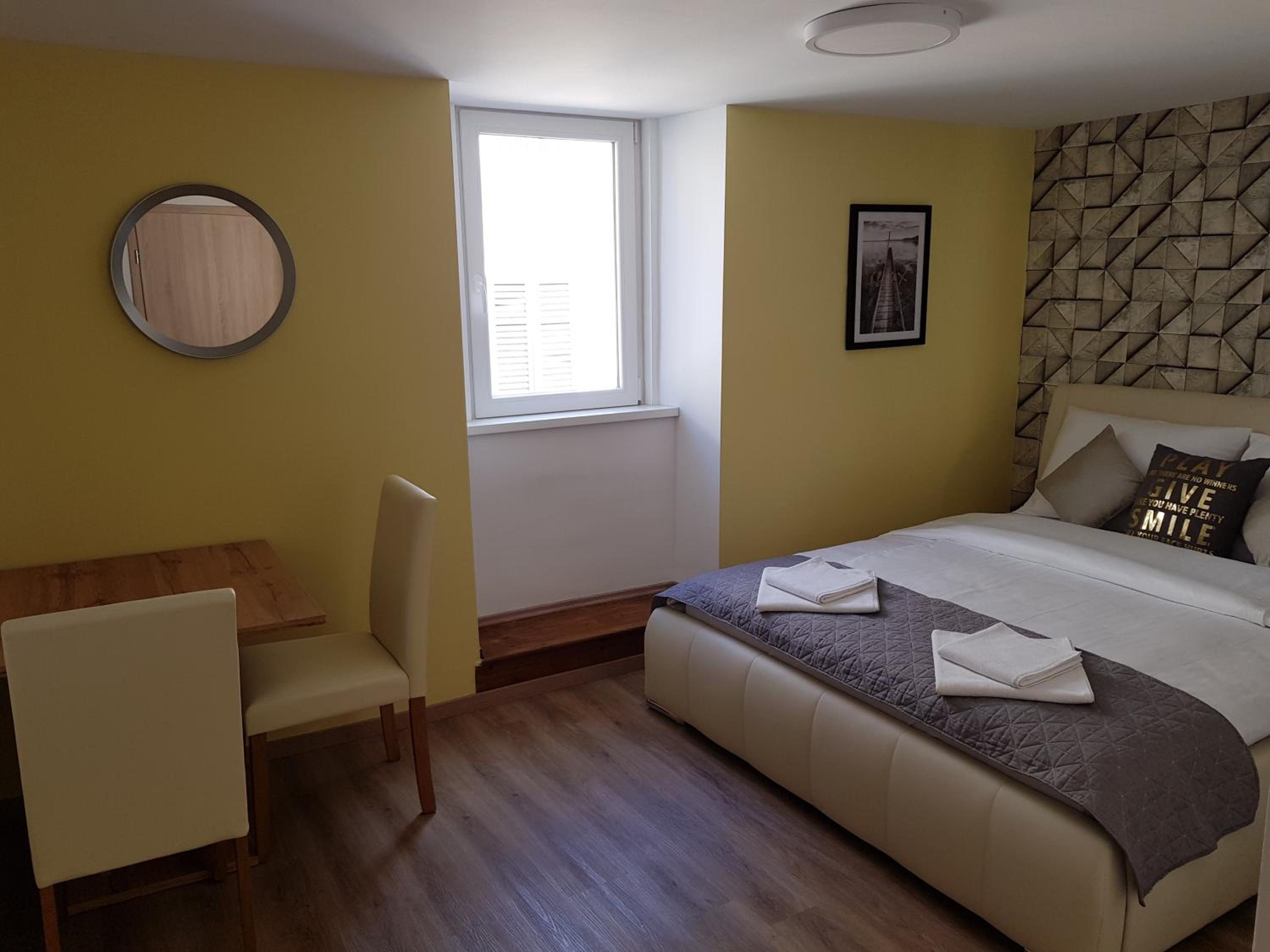 Double Room - Photo 14