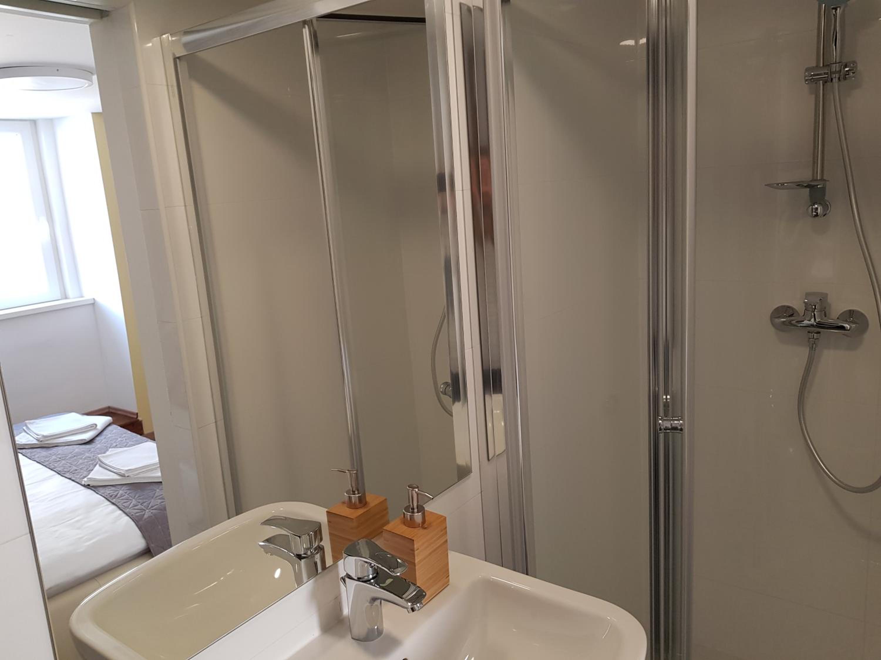 Double Room - Photo 12