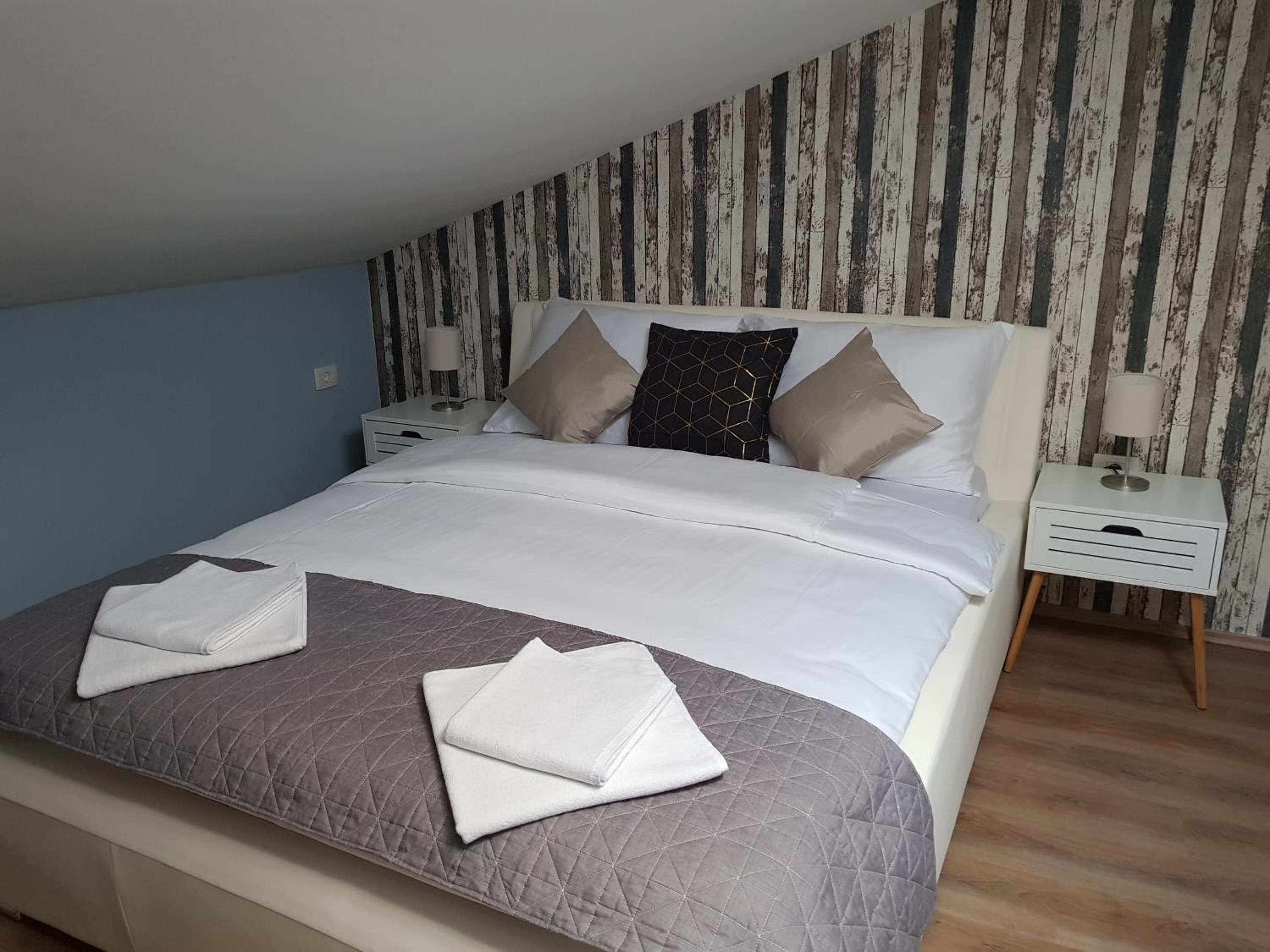 Double Room - Photo 4