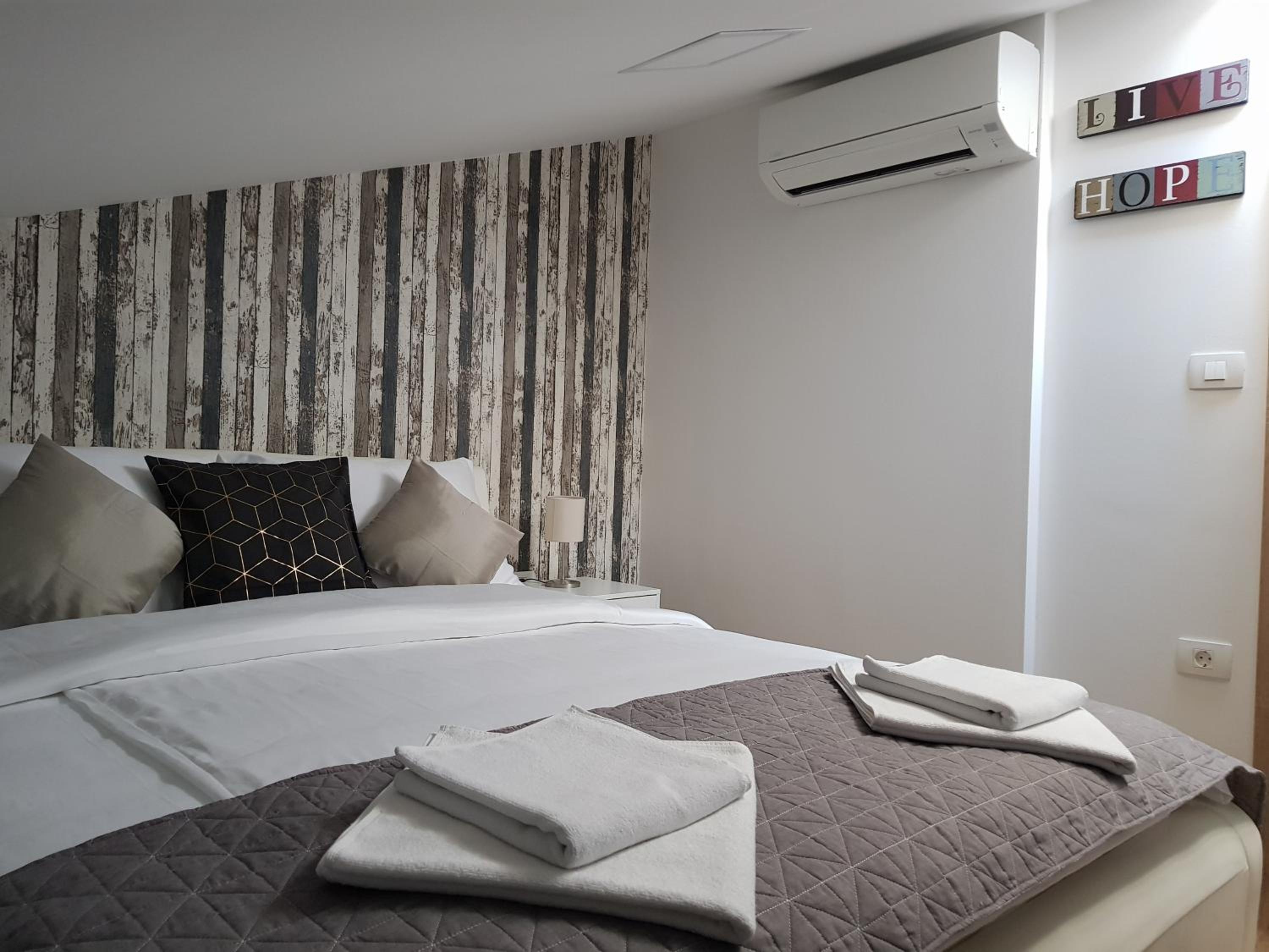 Double Room - Photo 3