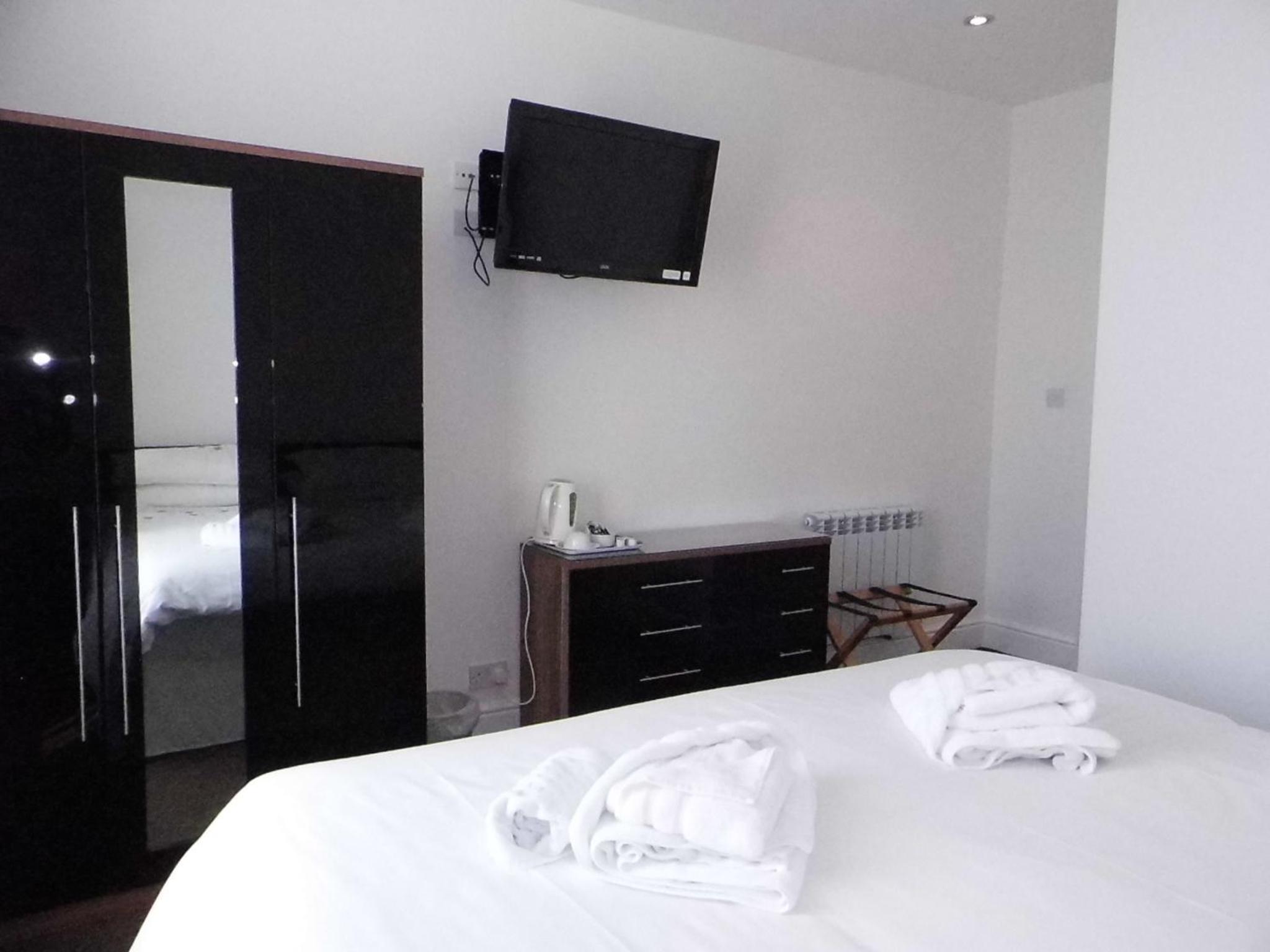 Deluxe King Room with Private Bathroom