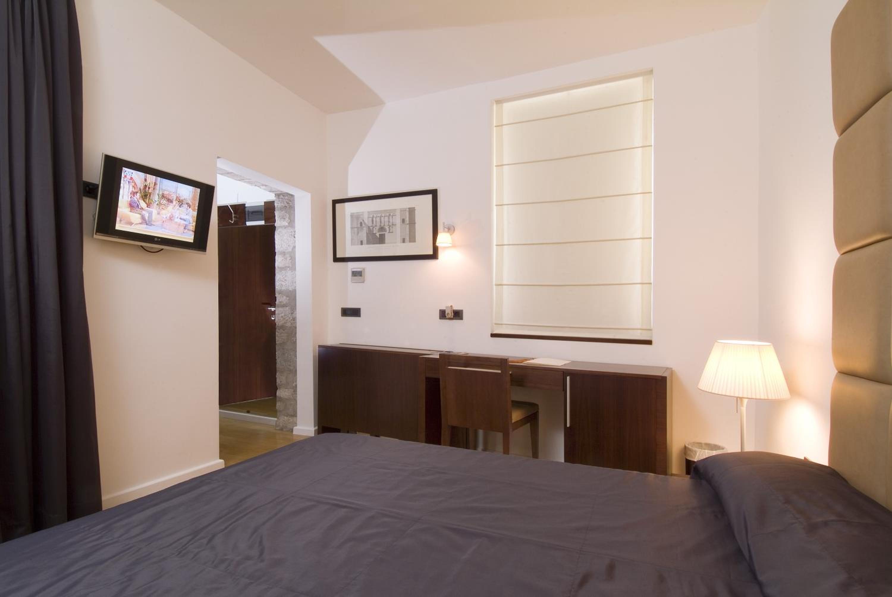 Superior Double Room - Main Building photo 2