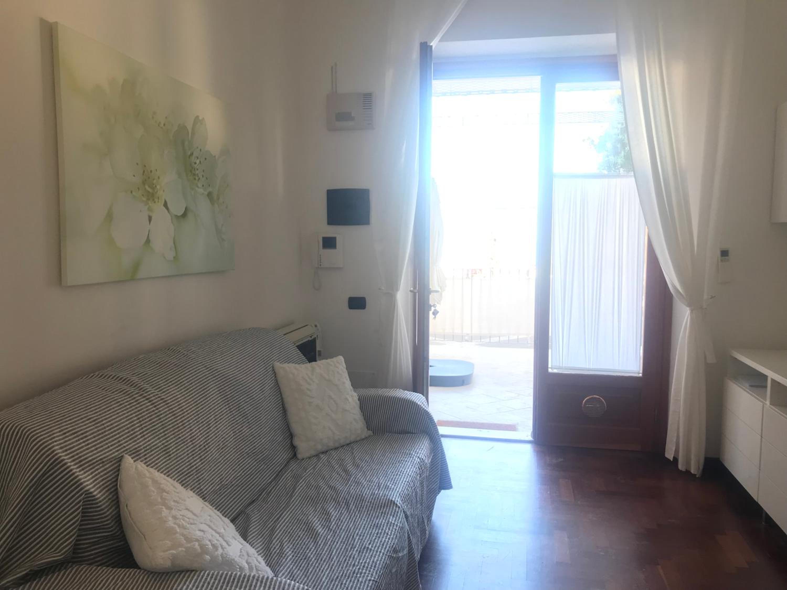 One-Bedroom Apartment with Terrace photo 1