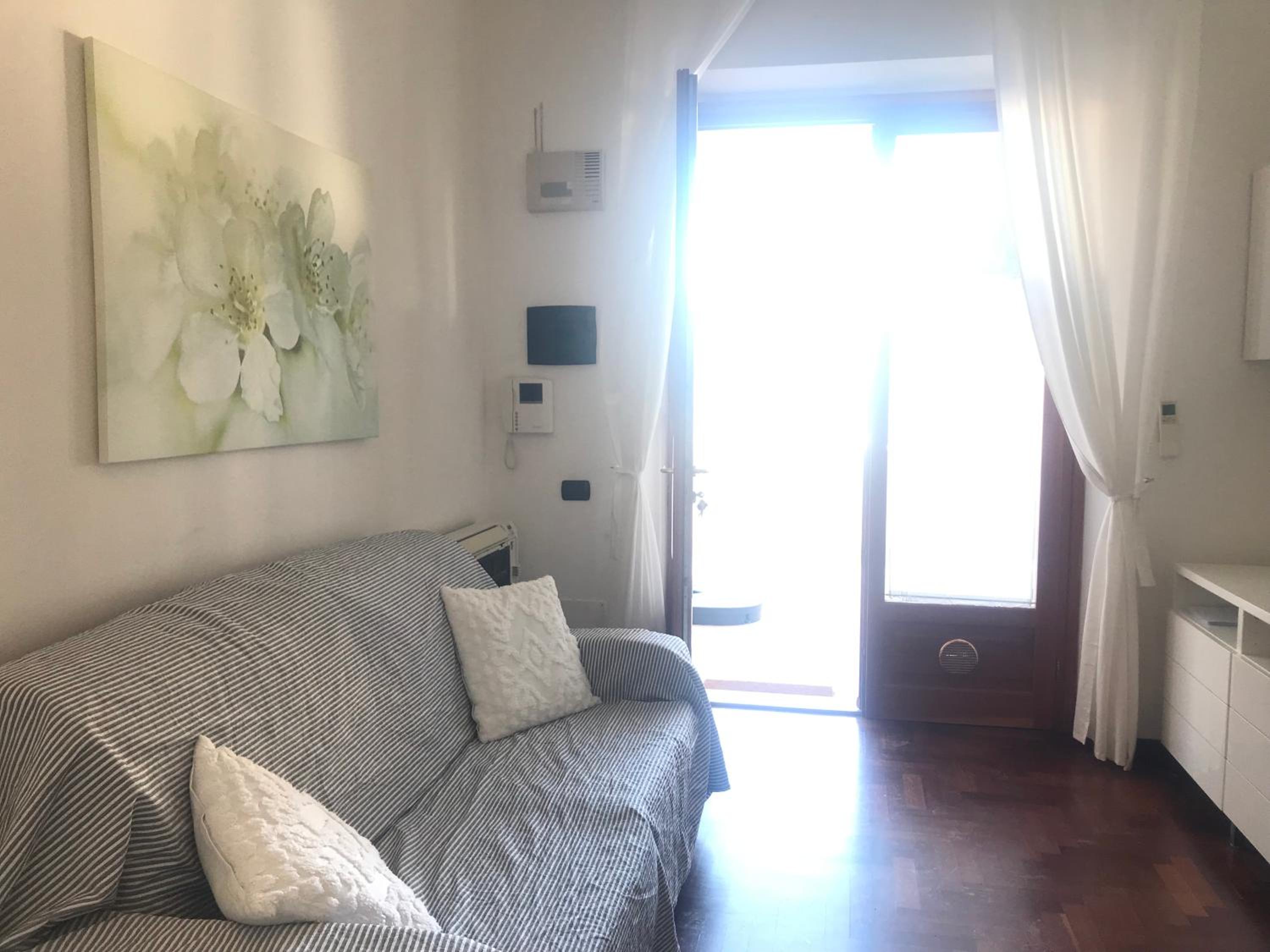 One-Bedroom Apartment with Terrace photo 2