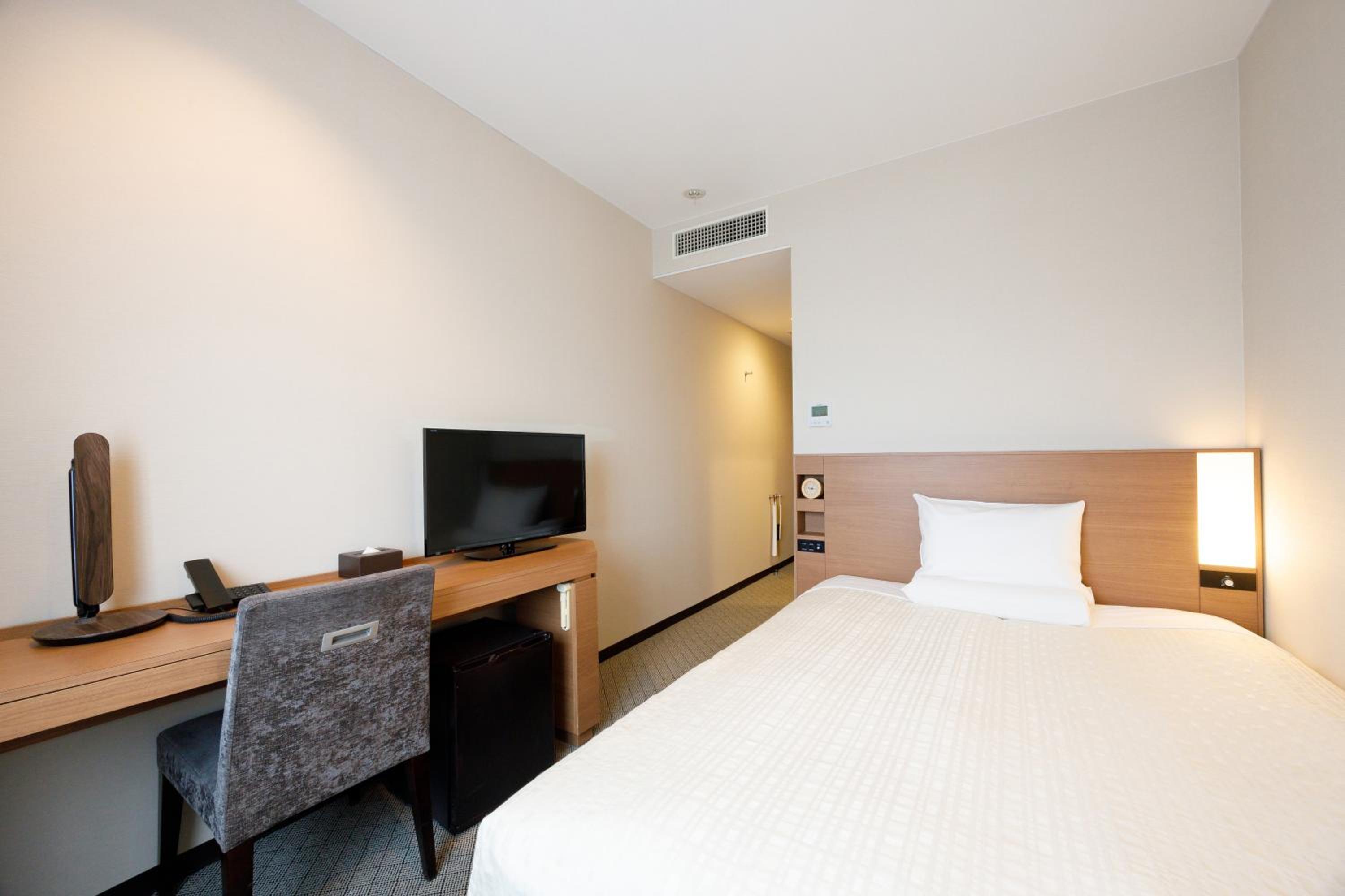 Single Room - Smoking photo 3