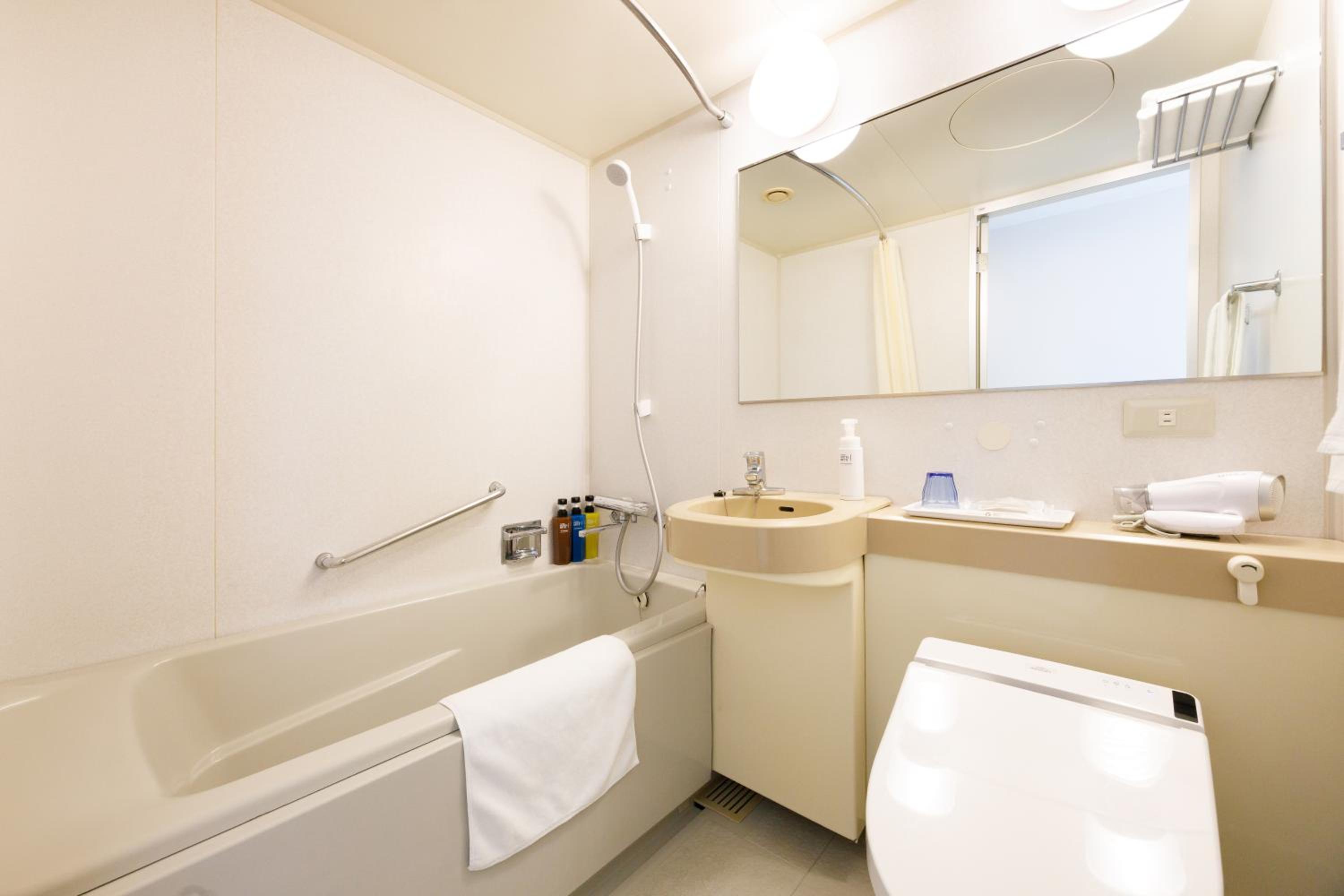 Single Room (2 Adults) - Non-Smoking photo 3