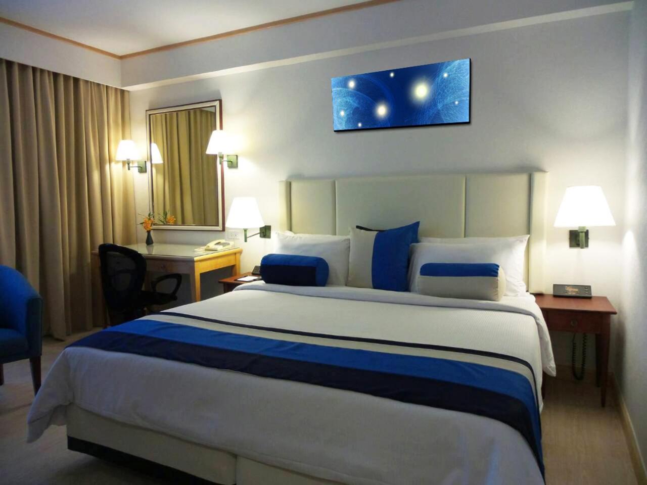 Deluxe Double or Twin Room photo 1