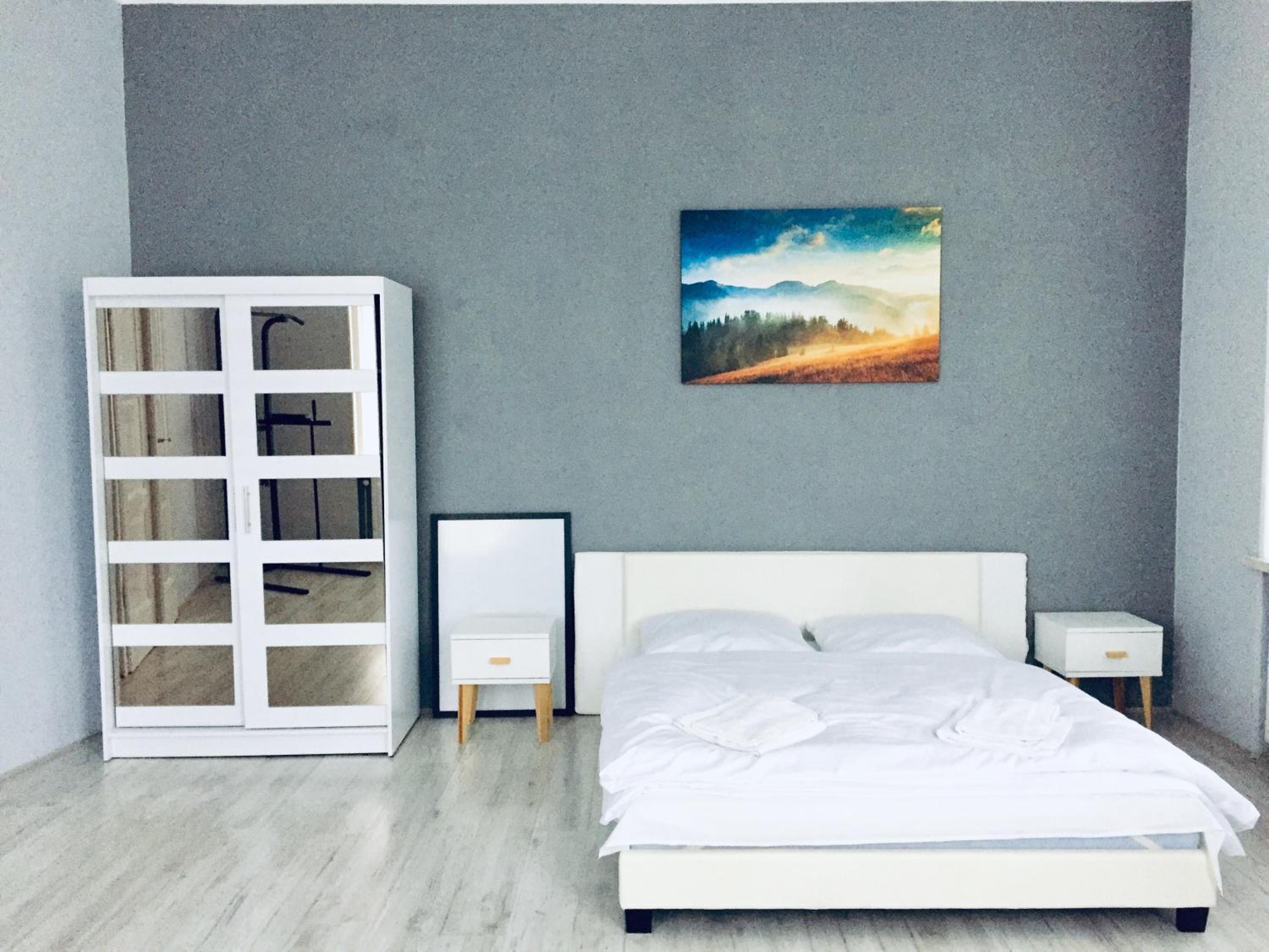 One-Bedroom Apartment - Photo 7