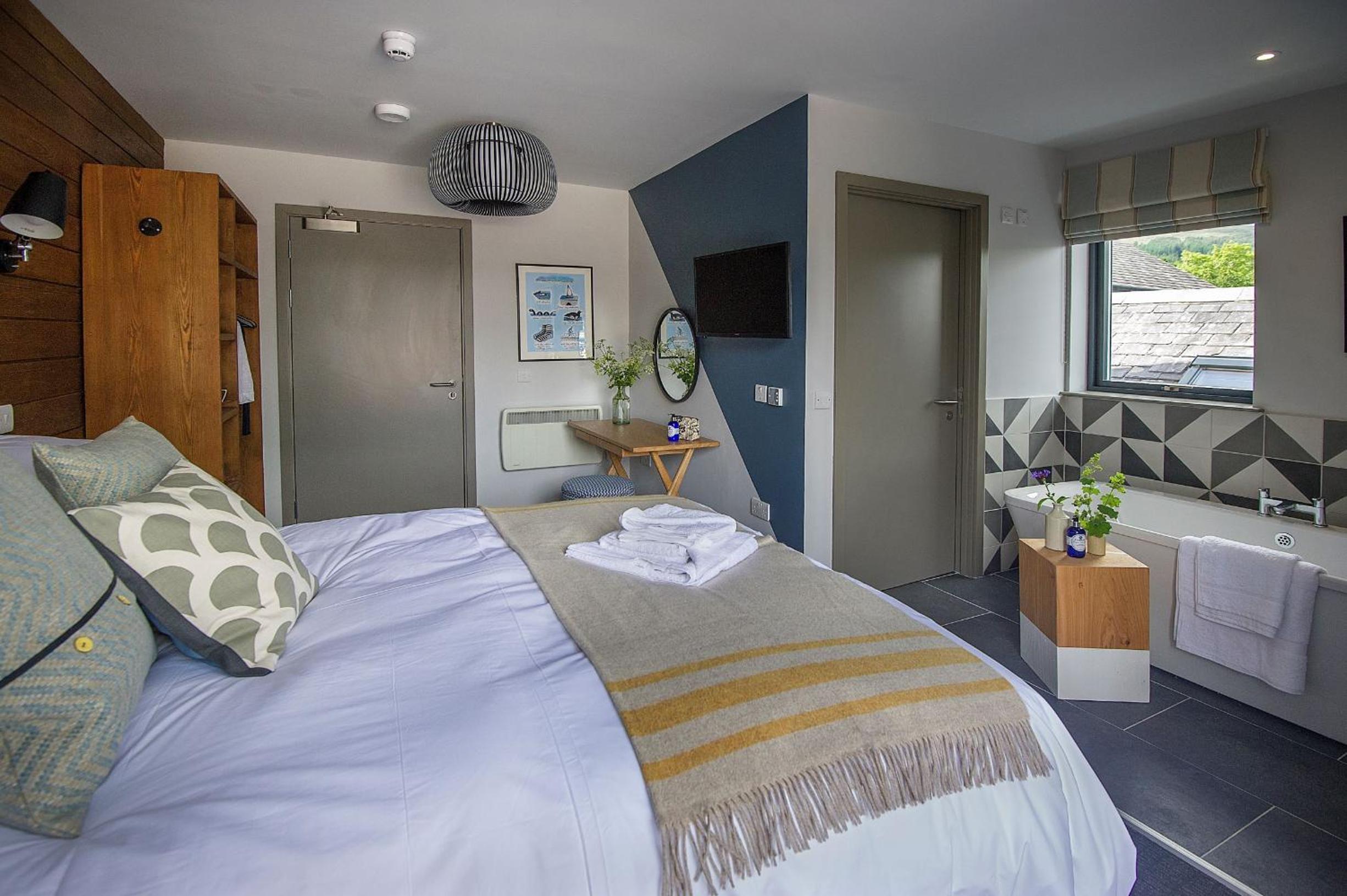 Double Room with Balcony - Photo 1