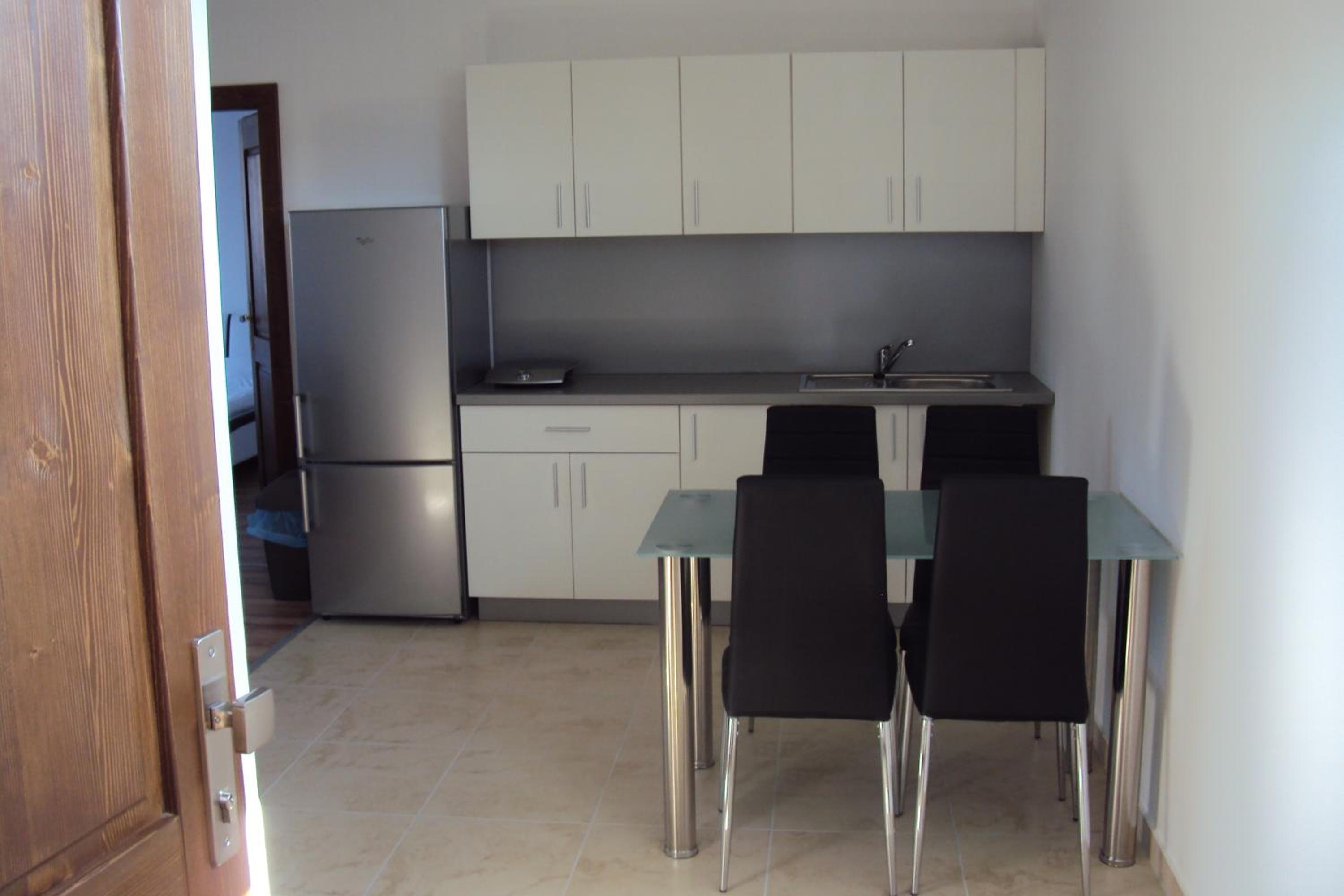 One-Bedroom Apartment - Photo 7