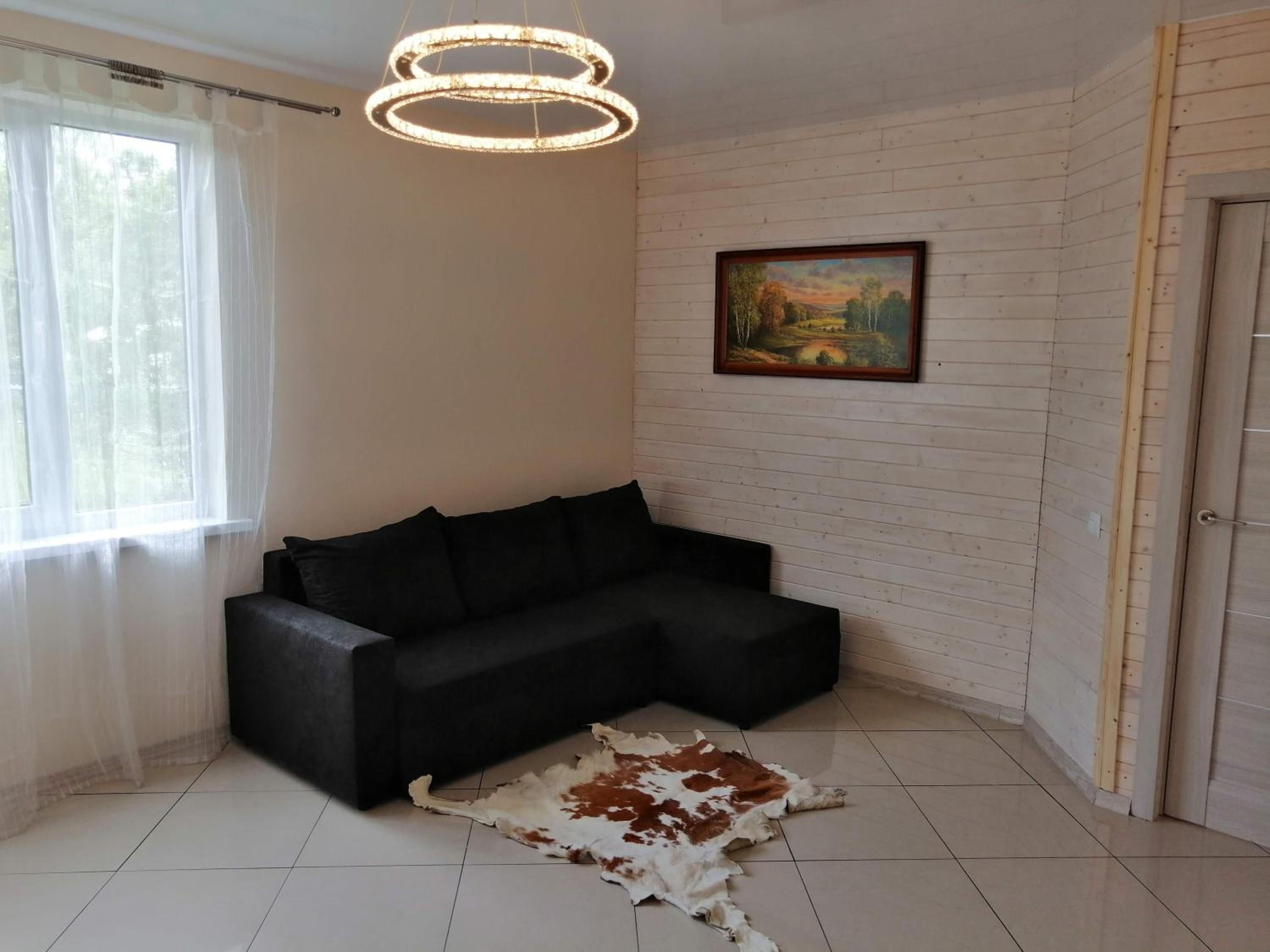 Three-Bedroom House - Photo 28