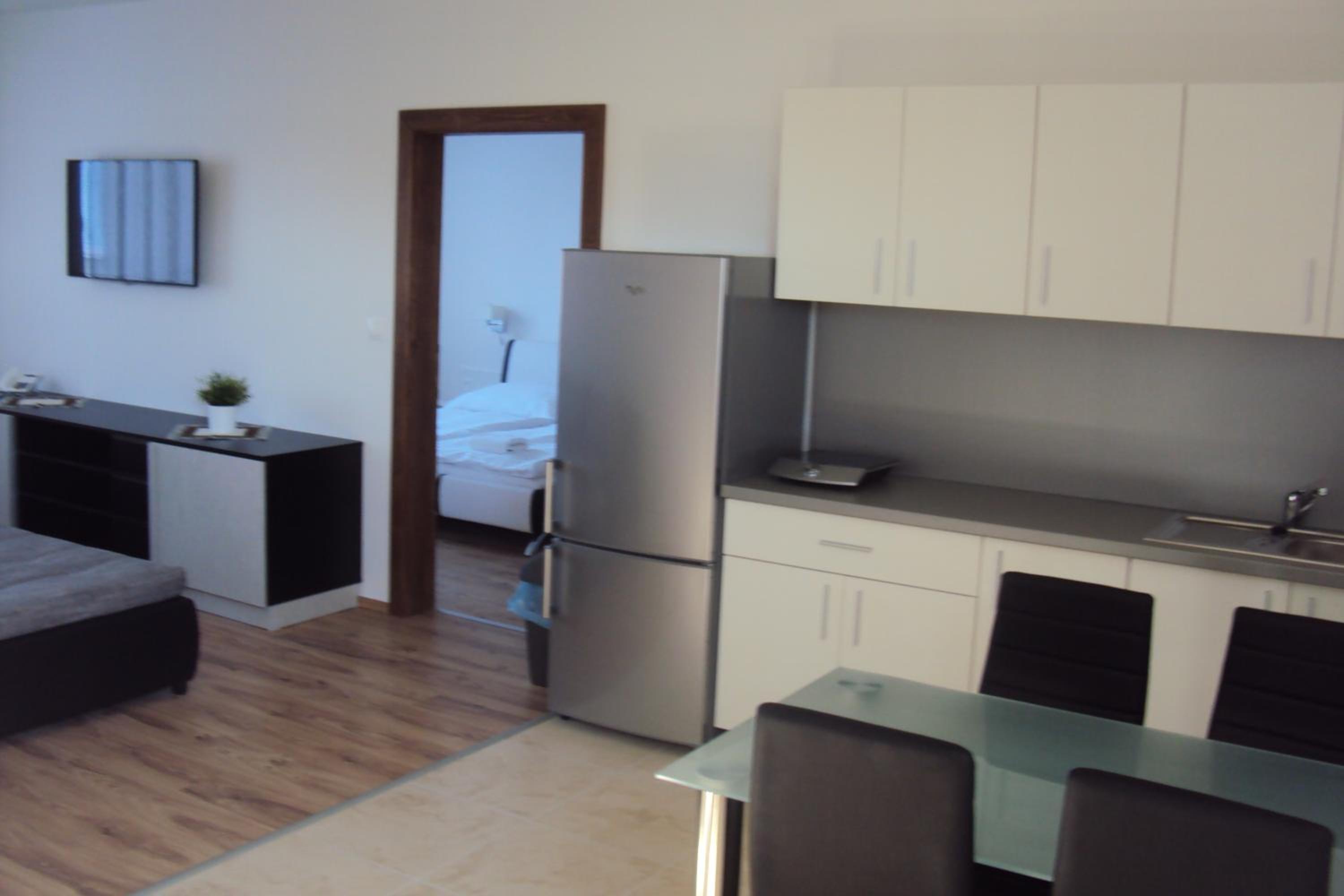One-Bedroom Apartment - Photo 8