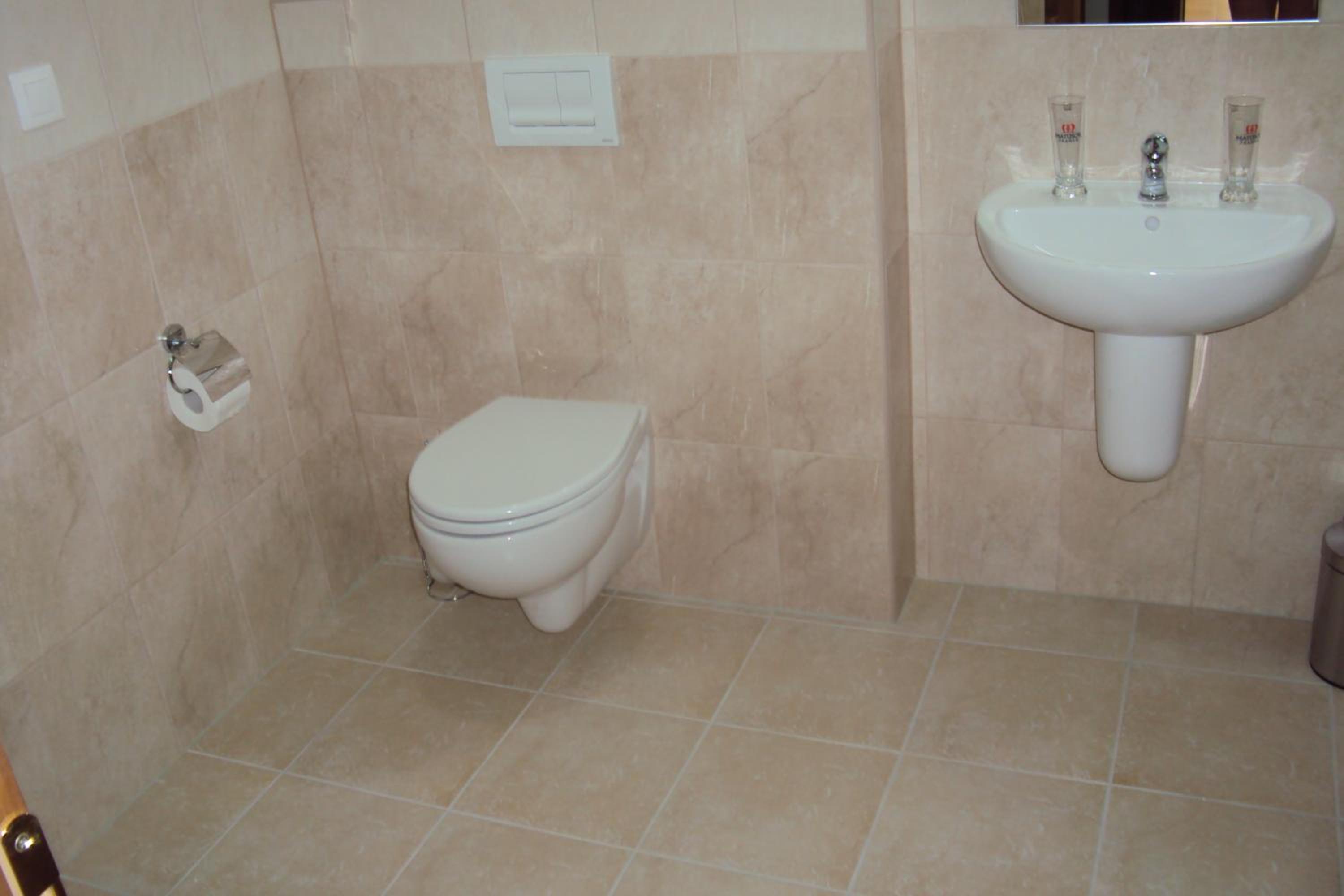 Double Room - Photo 8