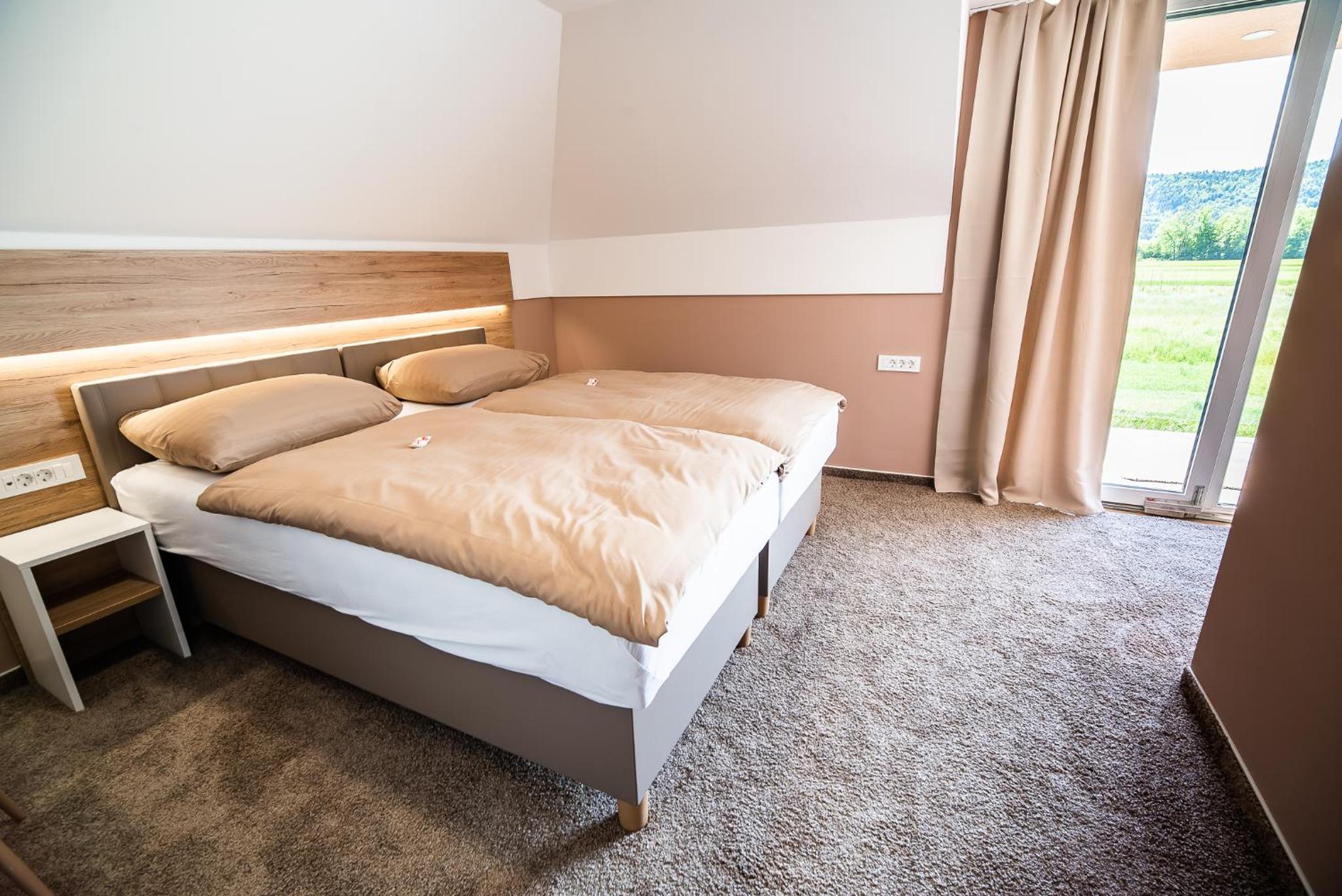 Twin Room - Photo 7