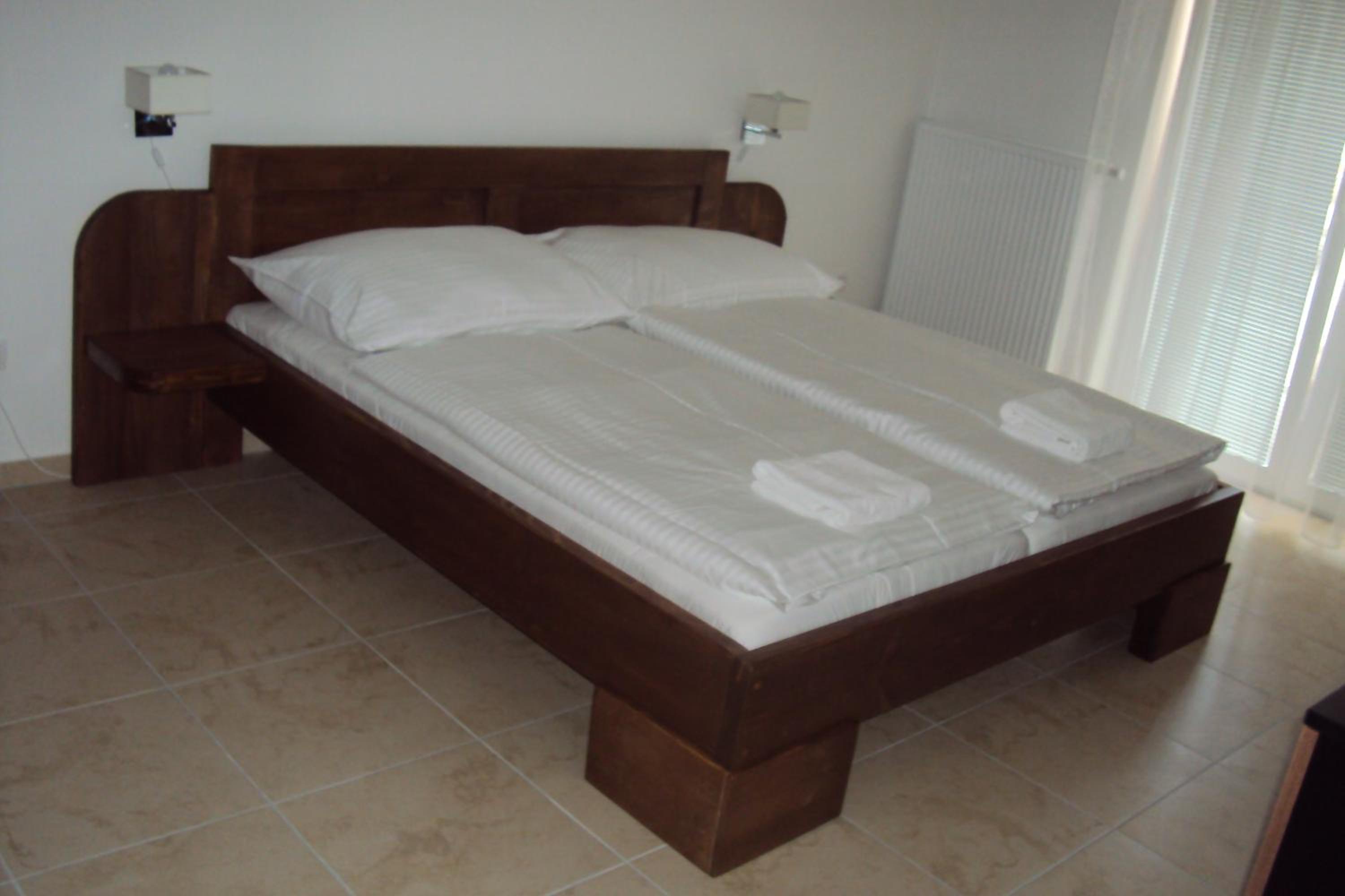 Double Room - Photo 16