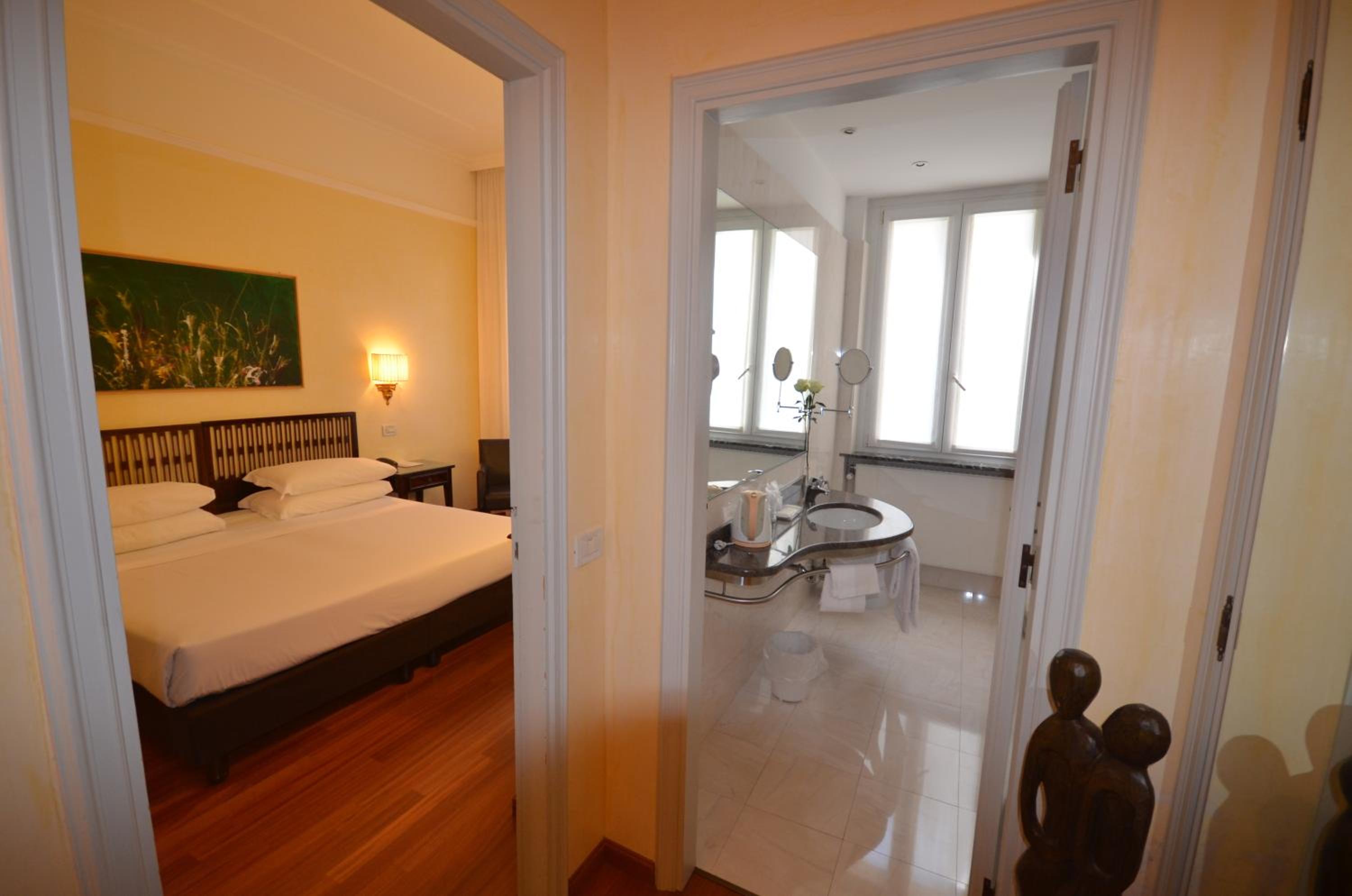Superior Double or Twin Room - Photo 7