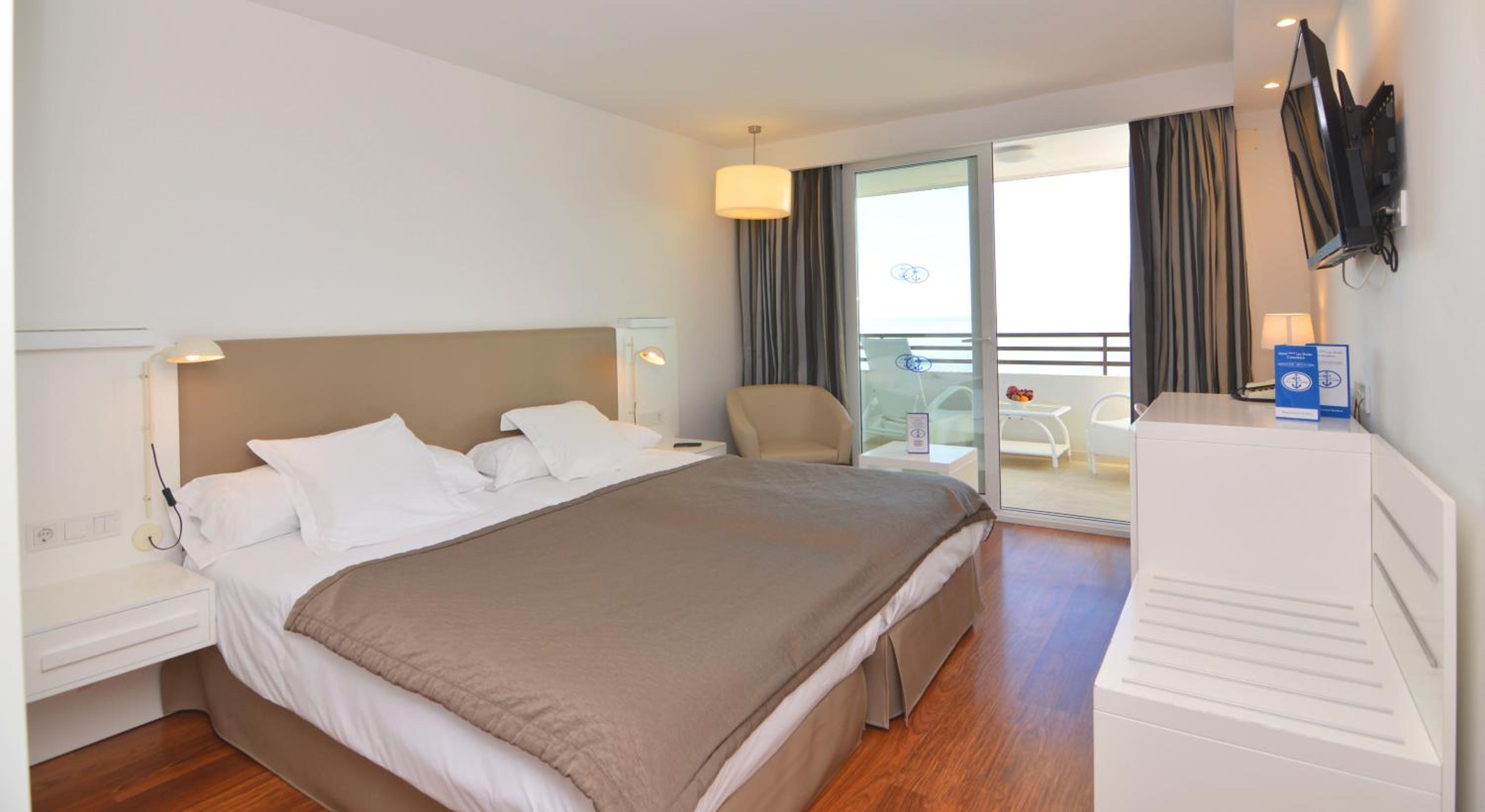Habitación Doble con Vista al Mar y Terraza