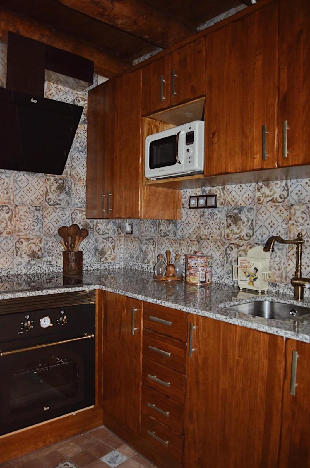 Three-Bedroom House - Photo 9