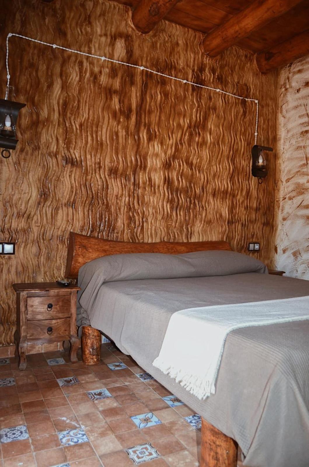 Three-Bedroom House - Photo 20