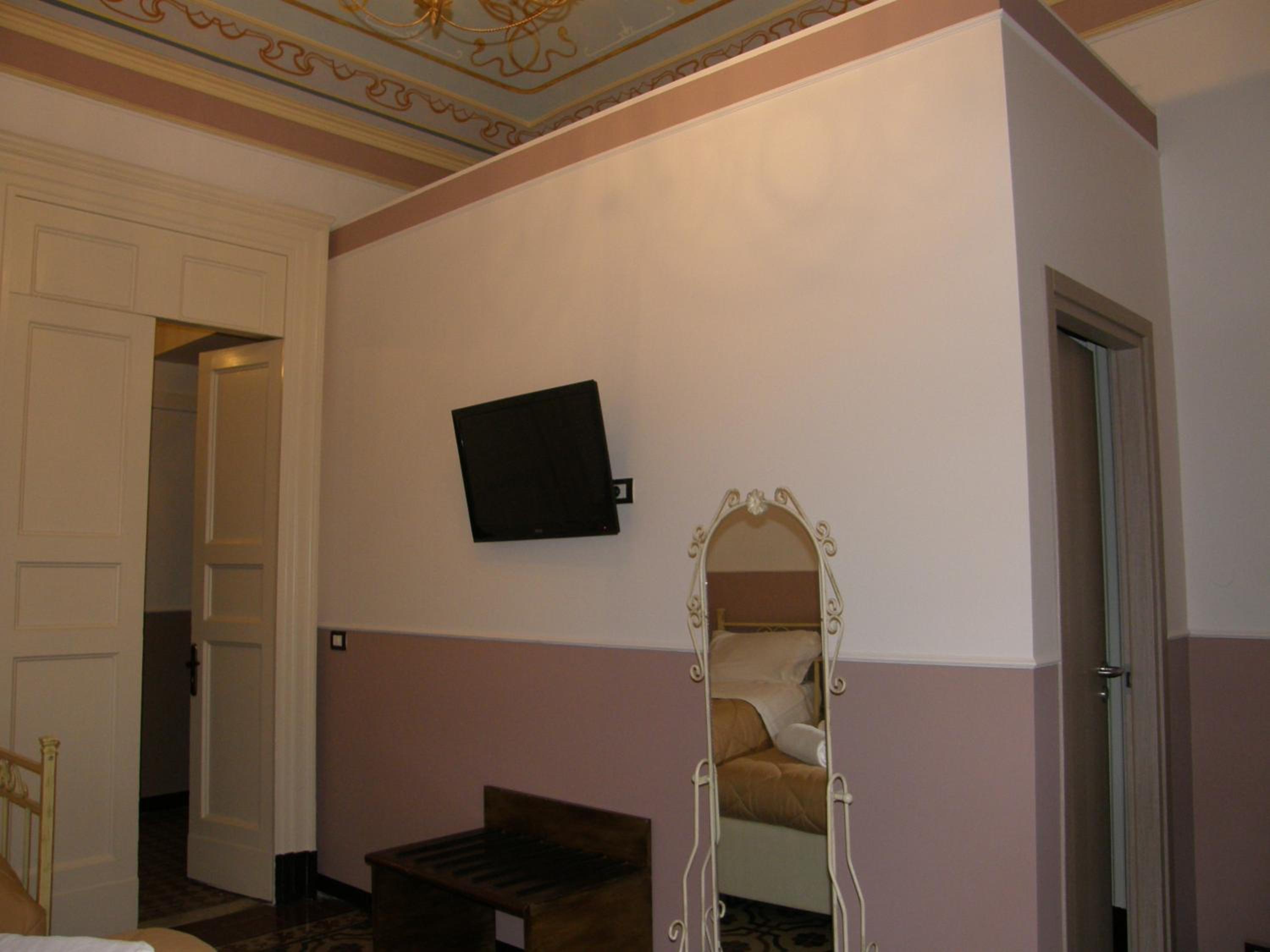 Superior Double Room - Photo 11