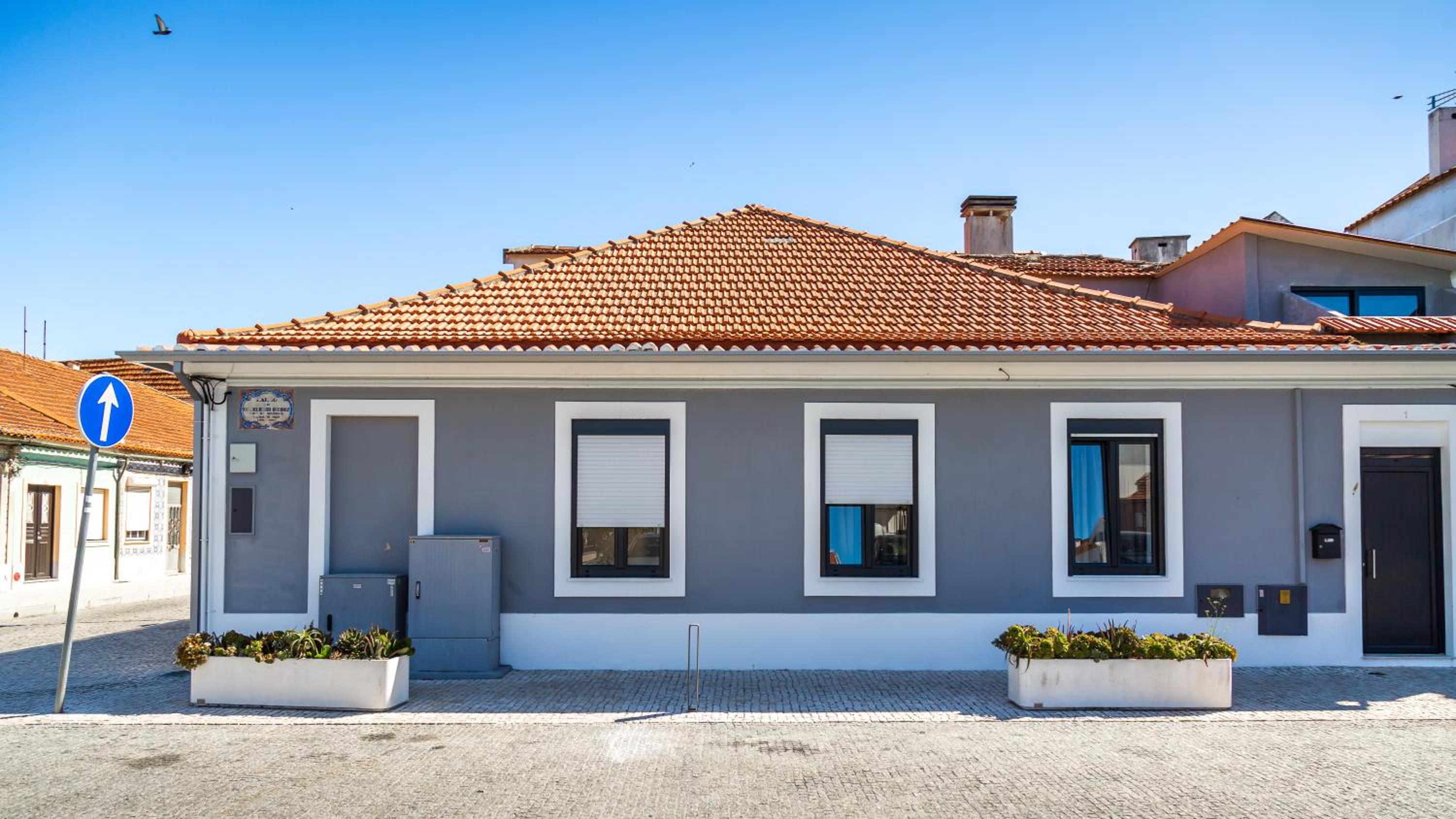 Two-Bedroom House - Photo 12