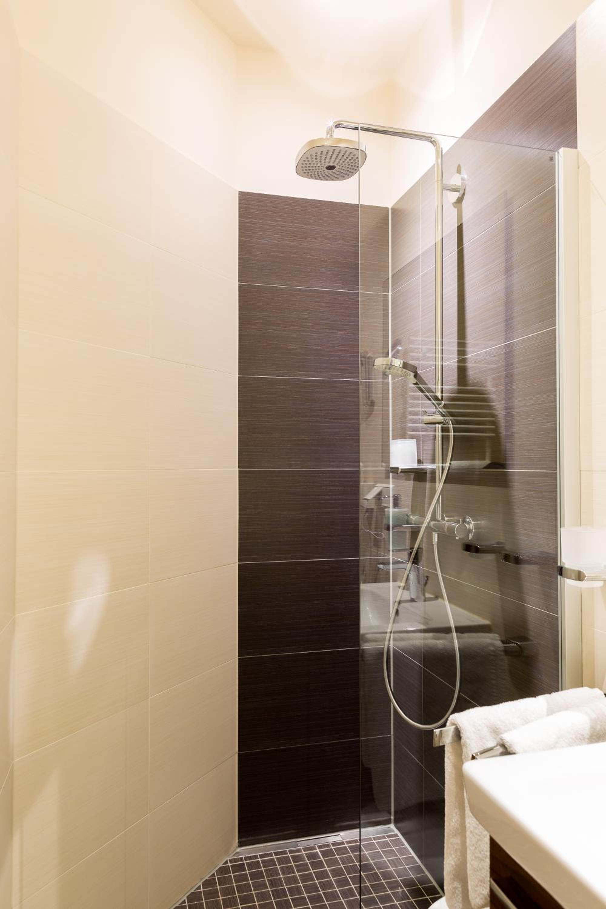 Standard Double Room - Photo 2