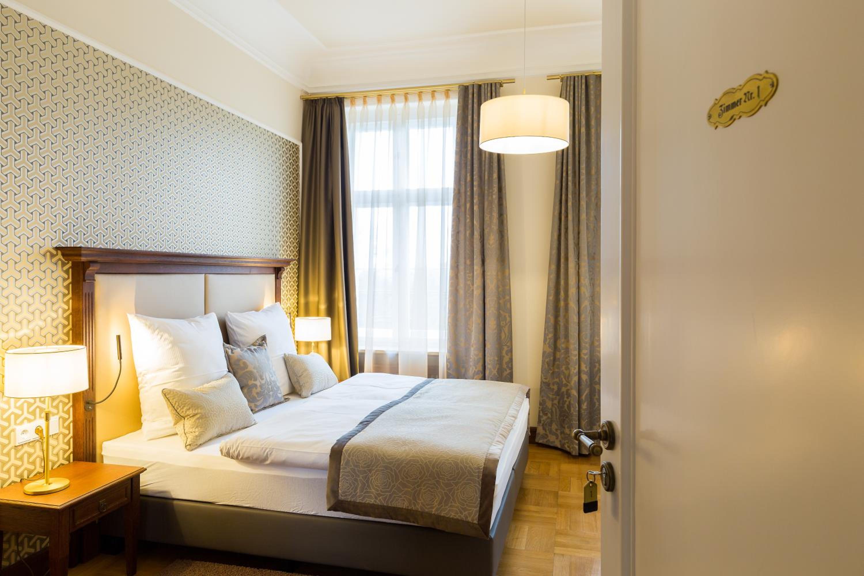 Standard Double Room - Photo 4