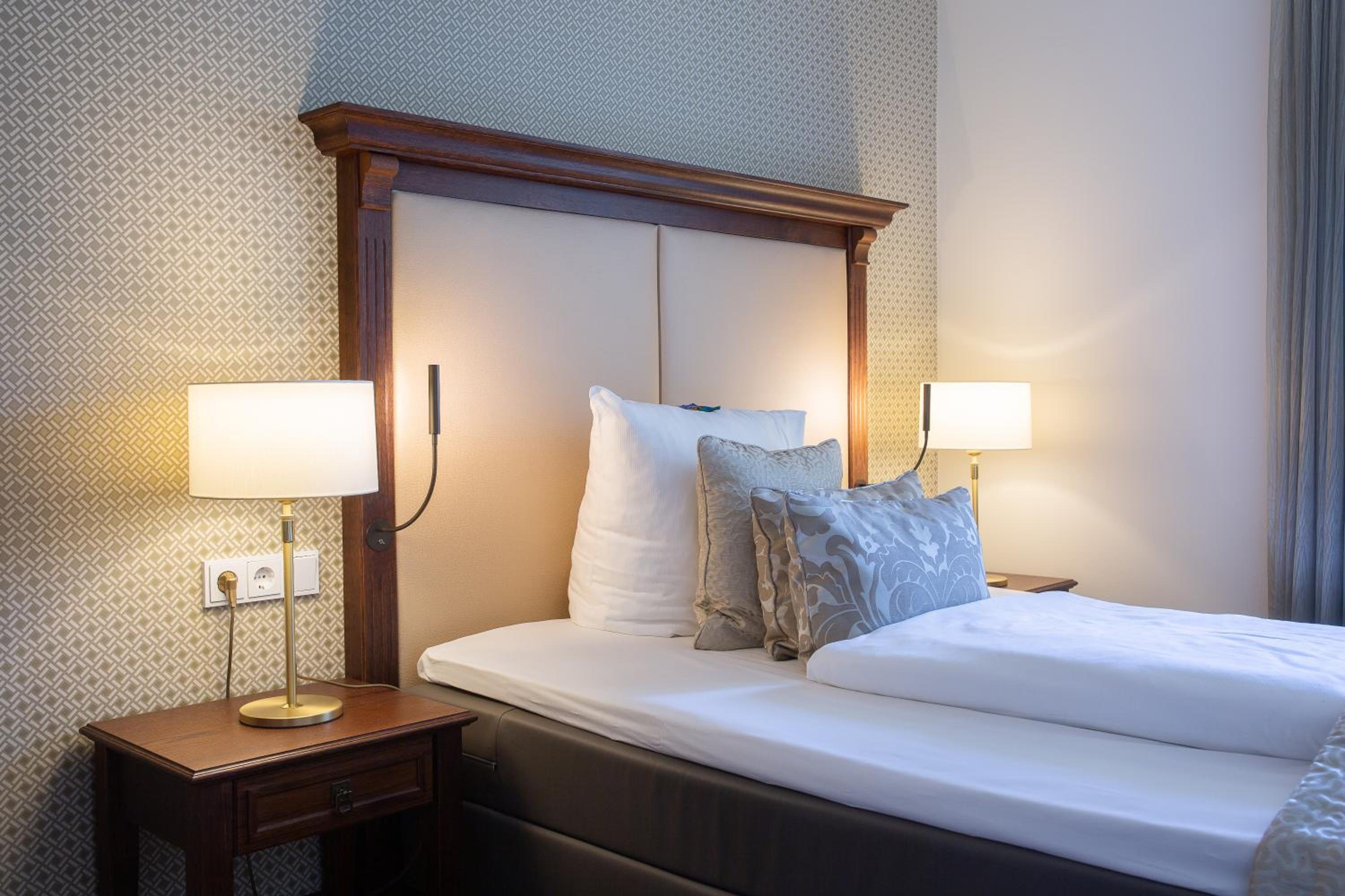 Standard Double Room - Photo 13