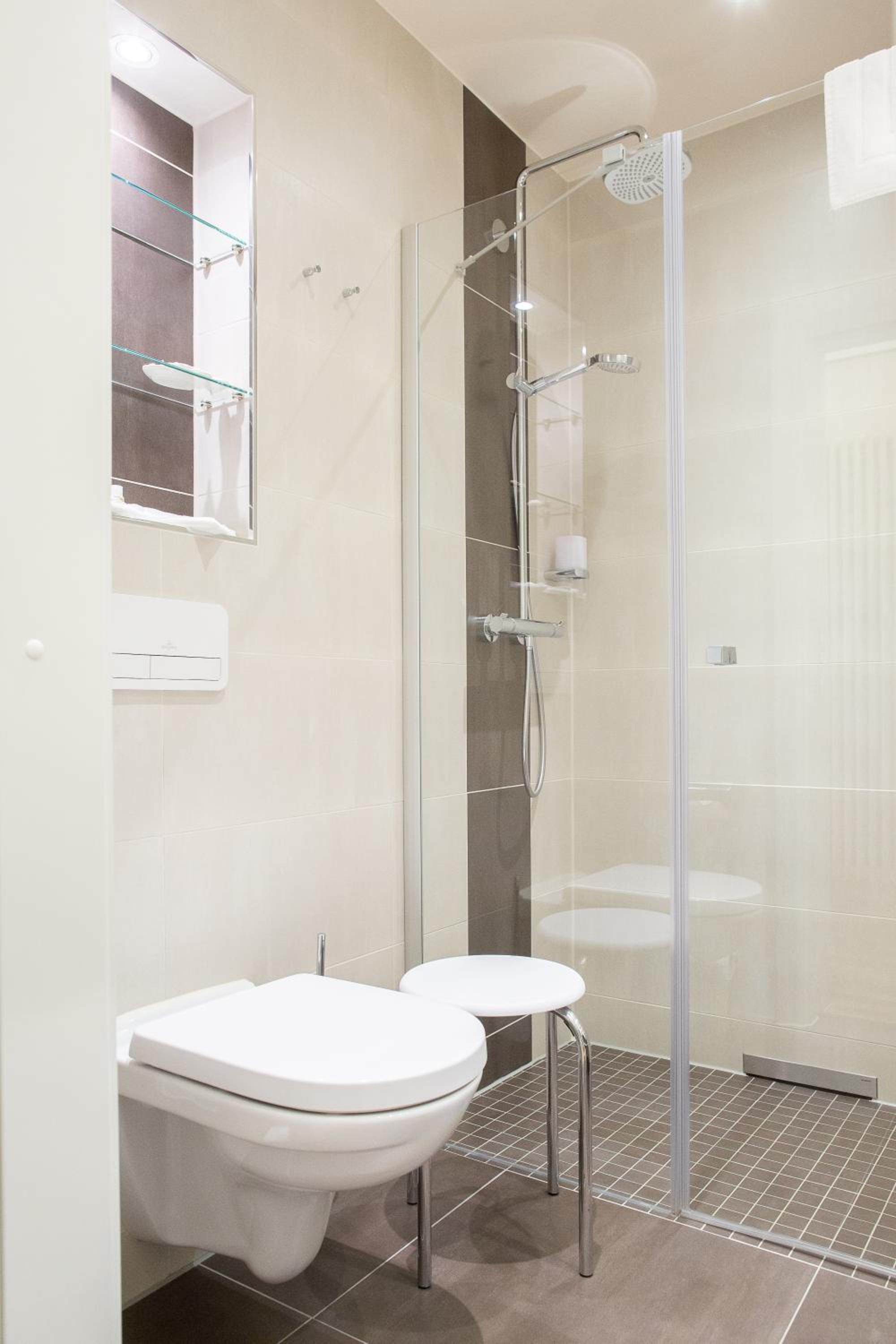 Standard Double Room - Photo 17