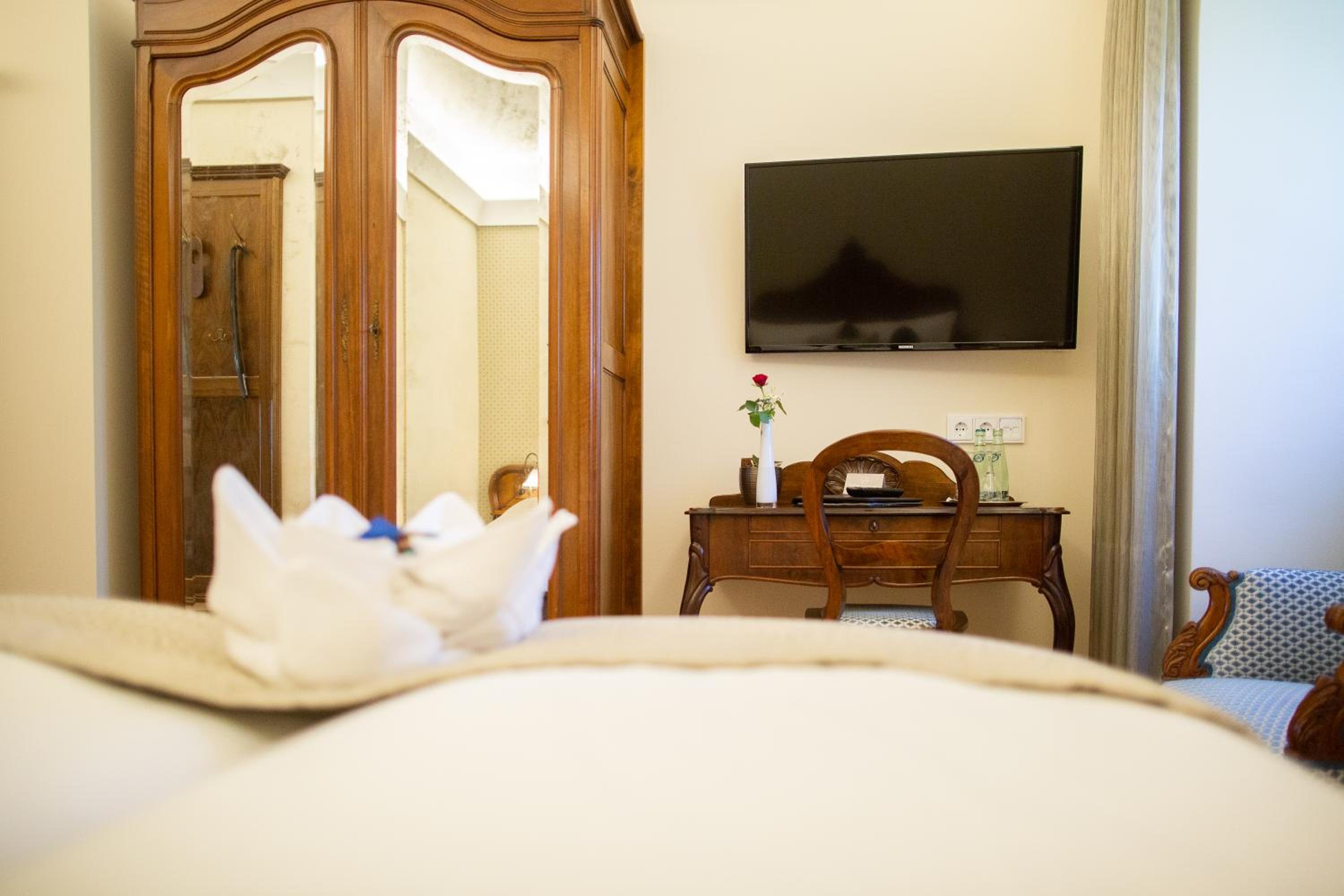 Standard Double Room - Photo 20