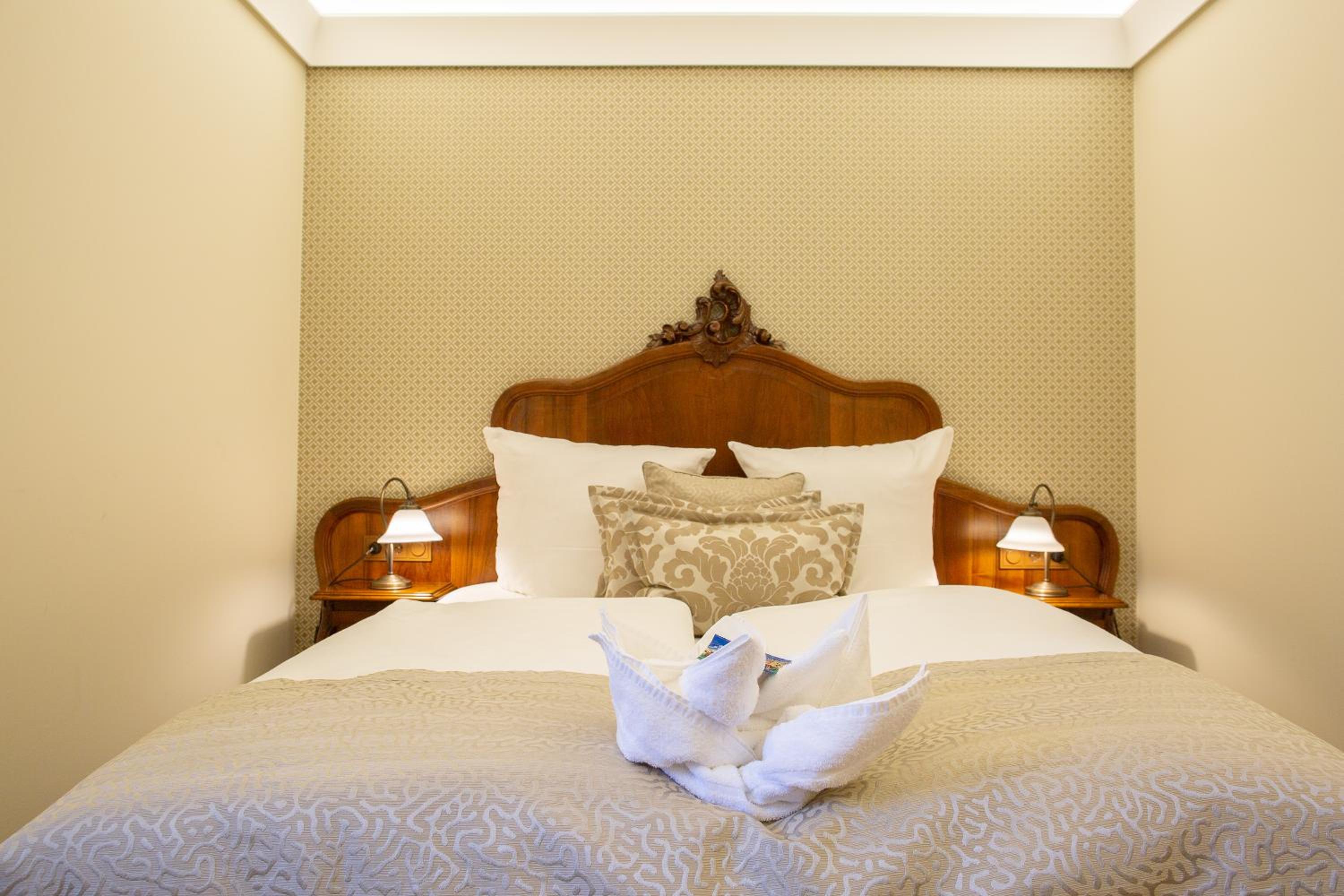Standard Double Room - Photo 22