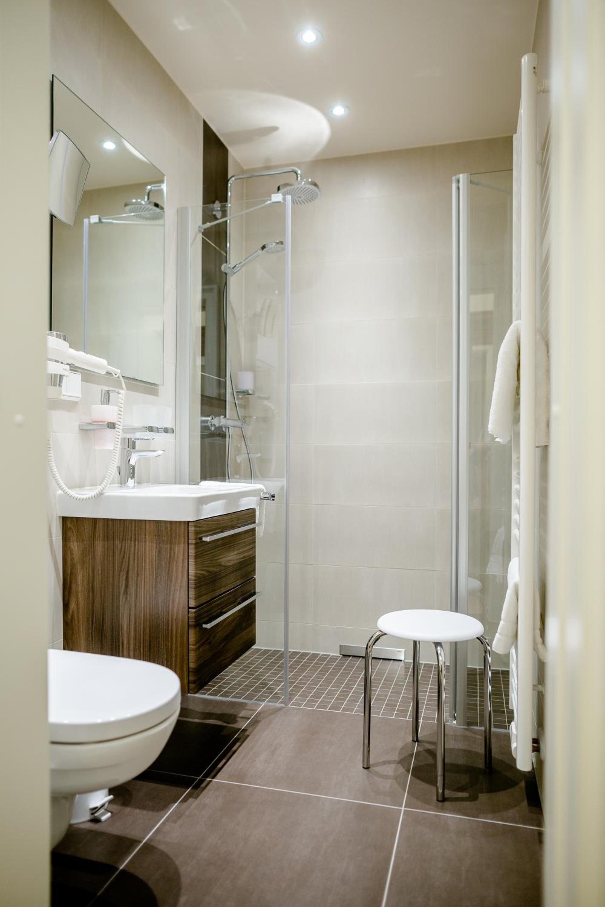 Standard Double Room - Photo 25