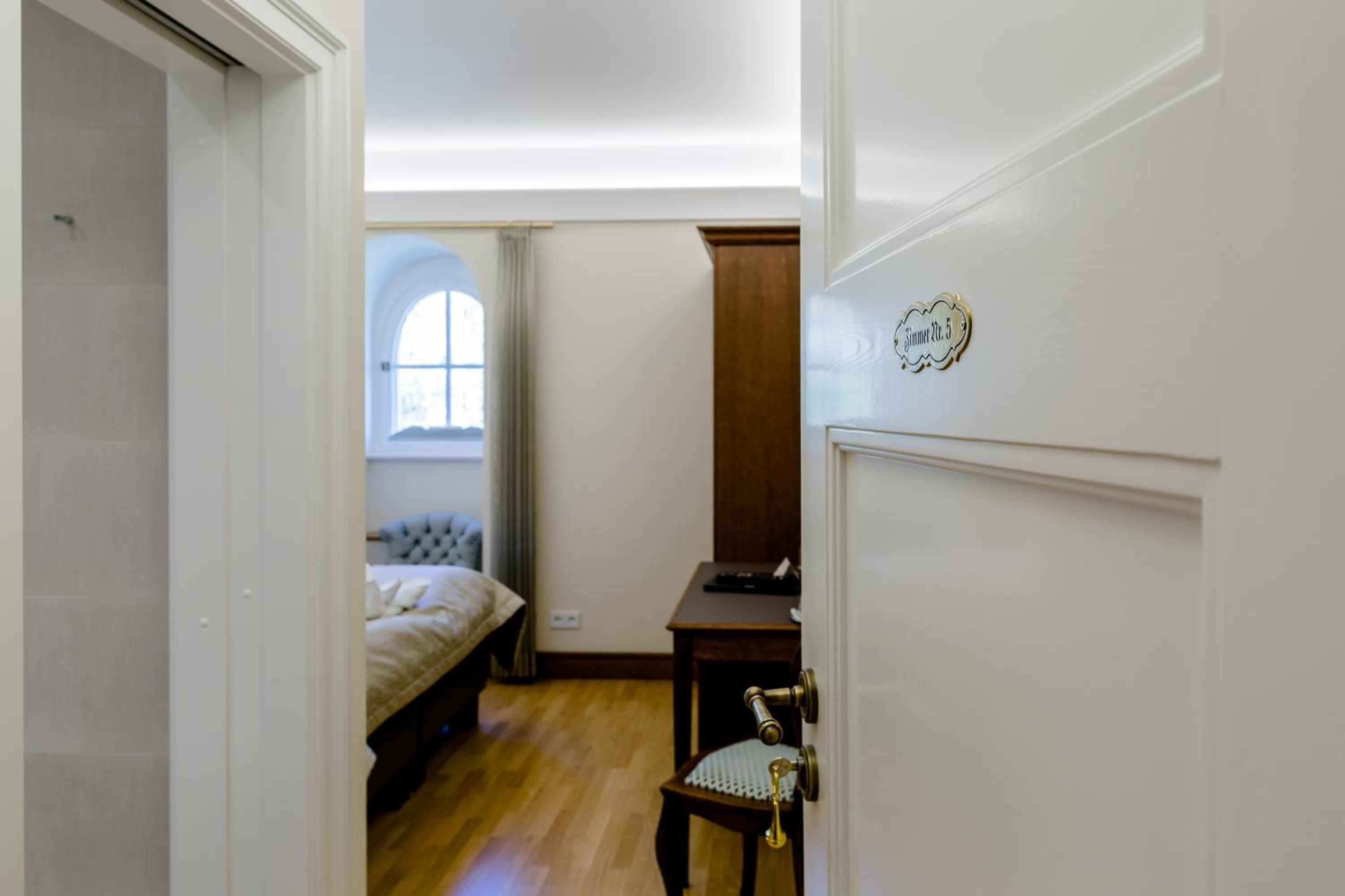 Standard Double Room - Photo 28