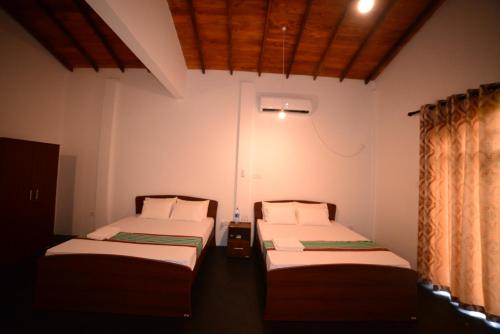 Deluxe Family Room photo 1